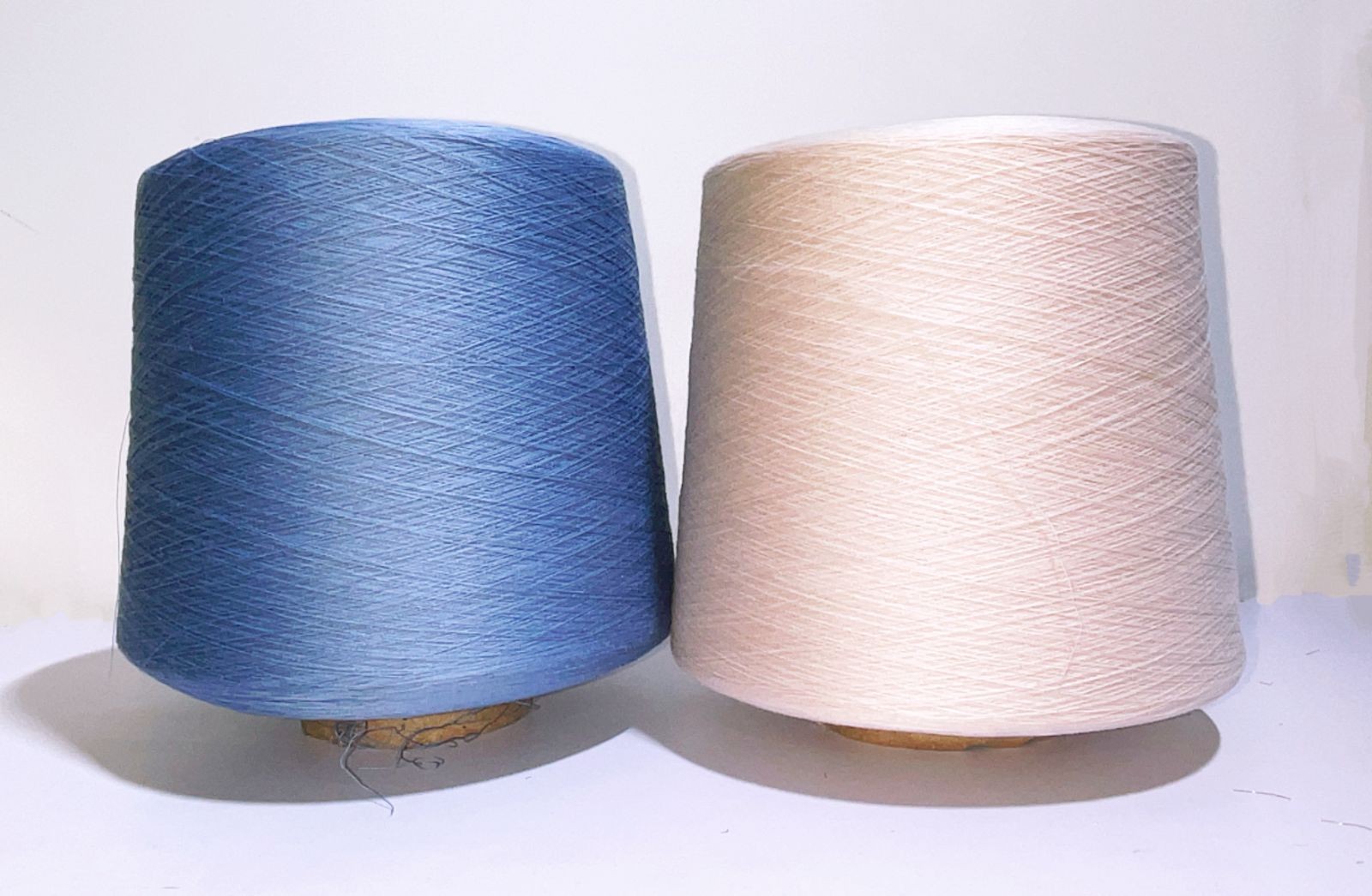 COTV全球直播-东莞市美利纺织有限公司专业生产抗菌羊毛桑蚕丝、罗密欧羊毛纱、彩点羊驼绒、珠片牛绒、山羊绒混纺、羊毛混纺系列，抗起球莫代尔羊毛，醋酸羊绒，马海毛系列等美利花式纱，欢迎大家光临！