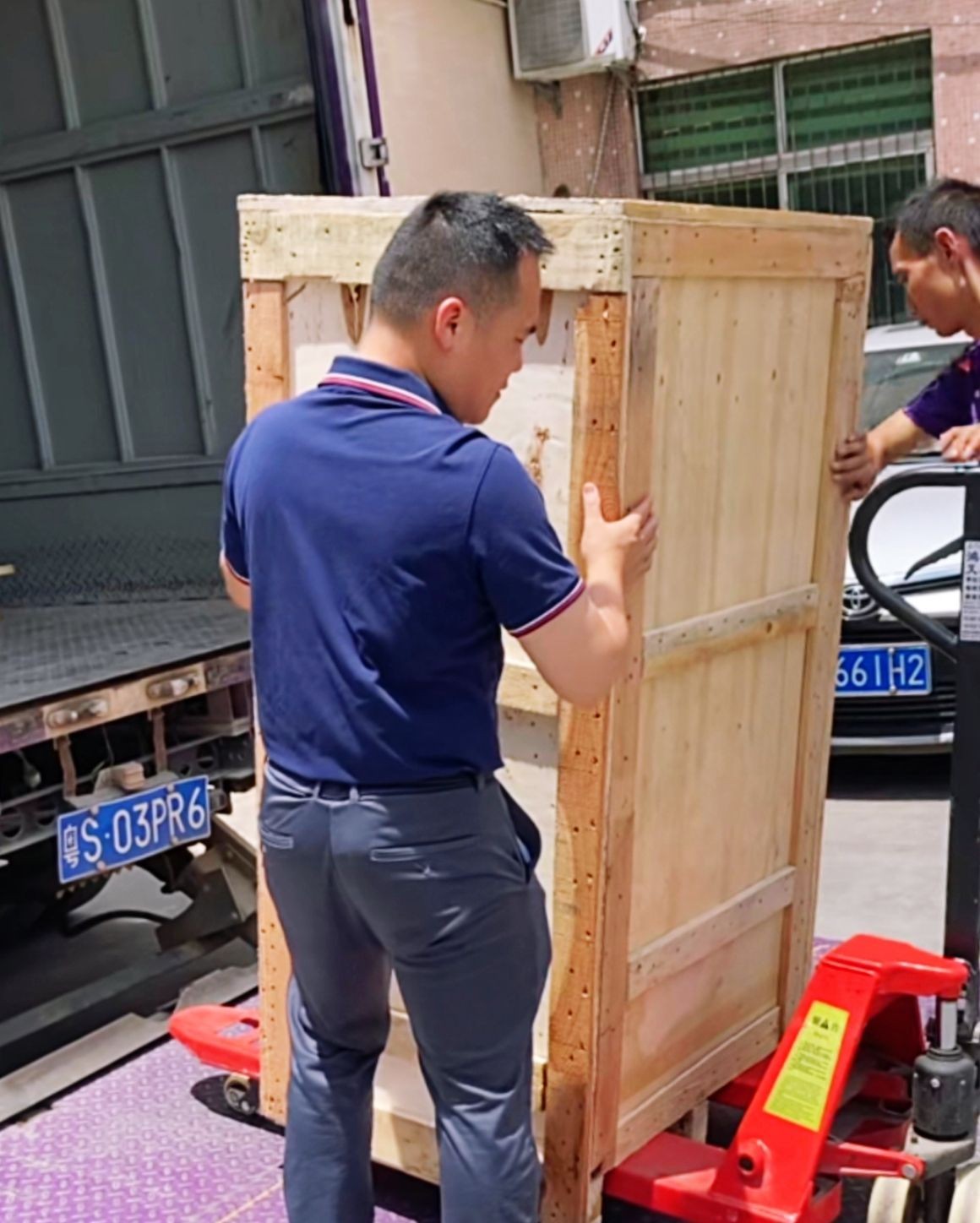 COTV全球直播-深圳市财欣自动化设备有限公司专业生产：冷胶喷胶机、热熔胶机、半自动贴双面胶机、全自动贴双面胶机，印刷包装机械设备产品，欢迎大家光临！