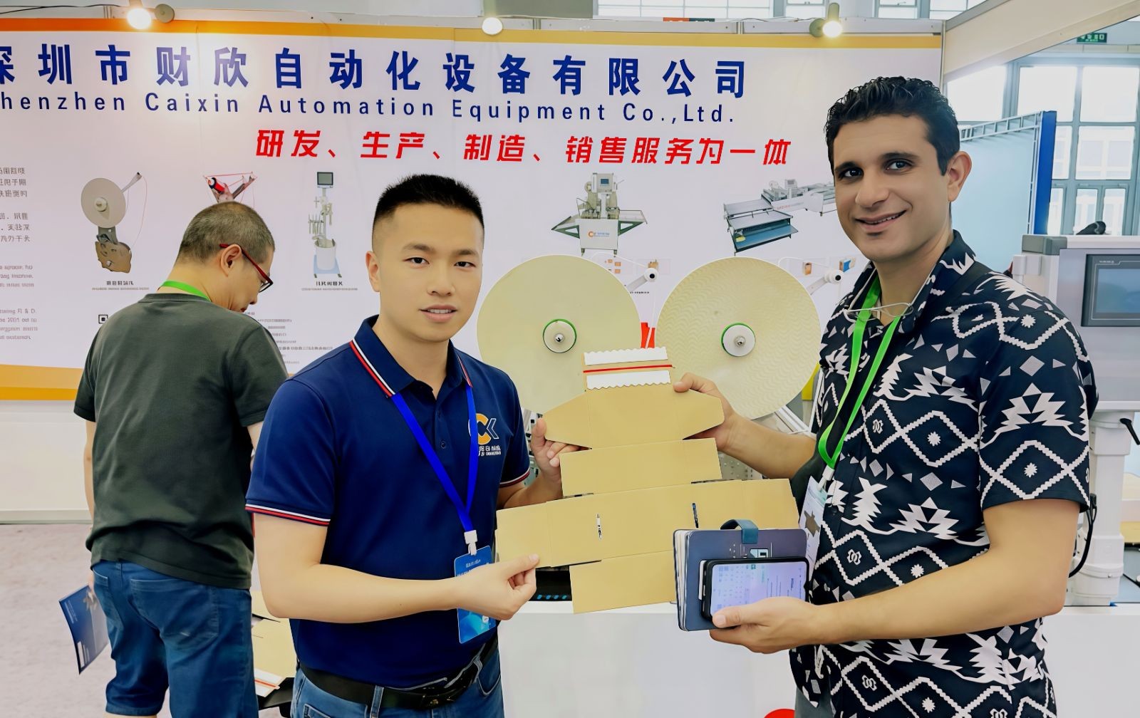 COTV全球直播-深圳市财欣自动化设备有限公司专业生产：冷胶喷胶机、热熔胶机、半自动贴双面胶机、全自动贴双面胶机，印刷包装机械设备产品，欢迎大家光临！