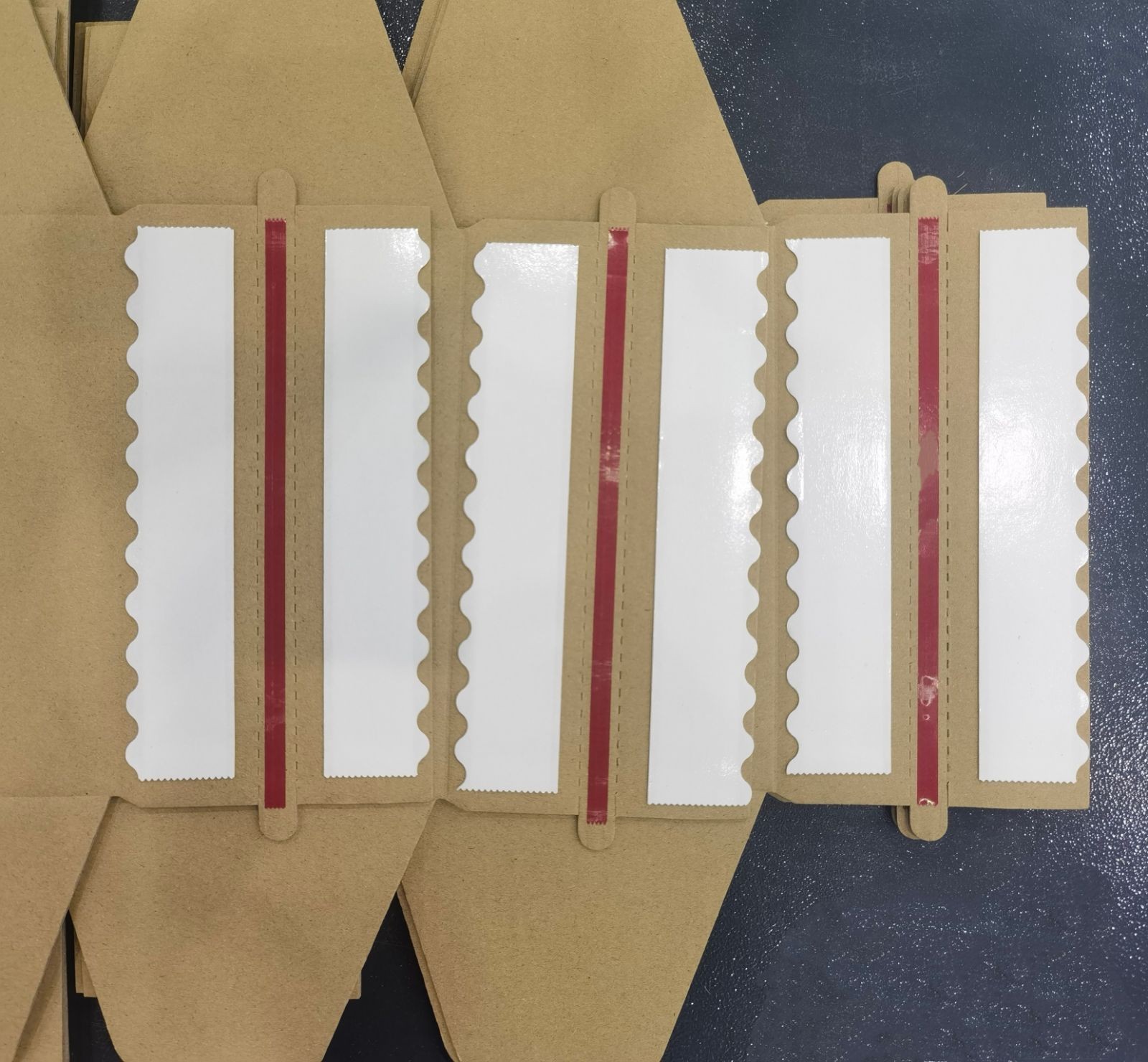 COTV全球直播-深圳市财欣自动化设备有限公司专业生产：冷胶喷胶机、热熔胶机、半自动贴双面胶机、全自动贴双面胶机，印刷包装机械设备产品，欢迎大家光临！