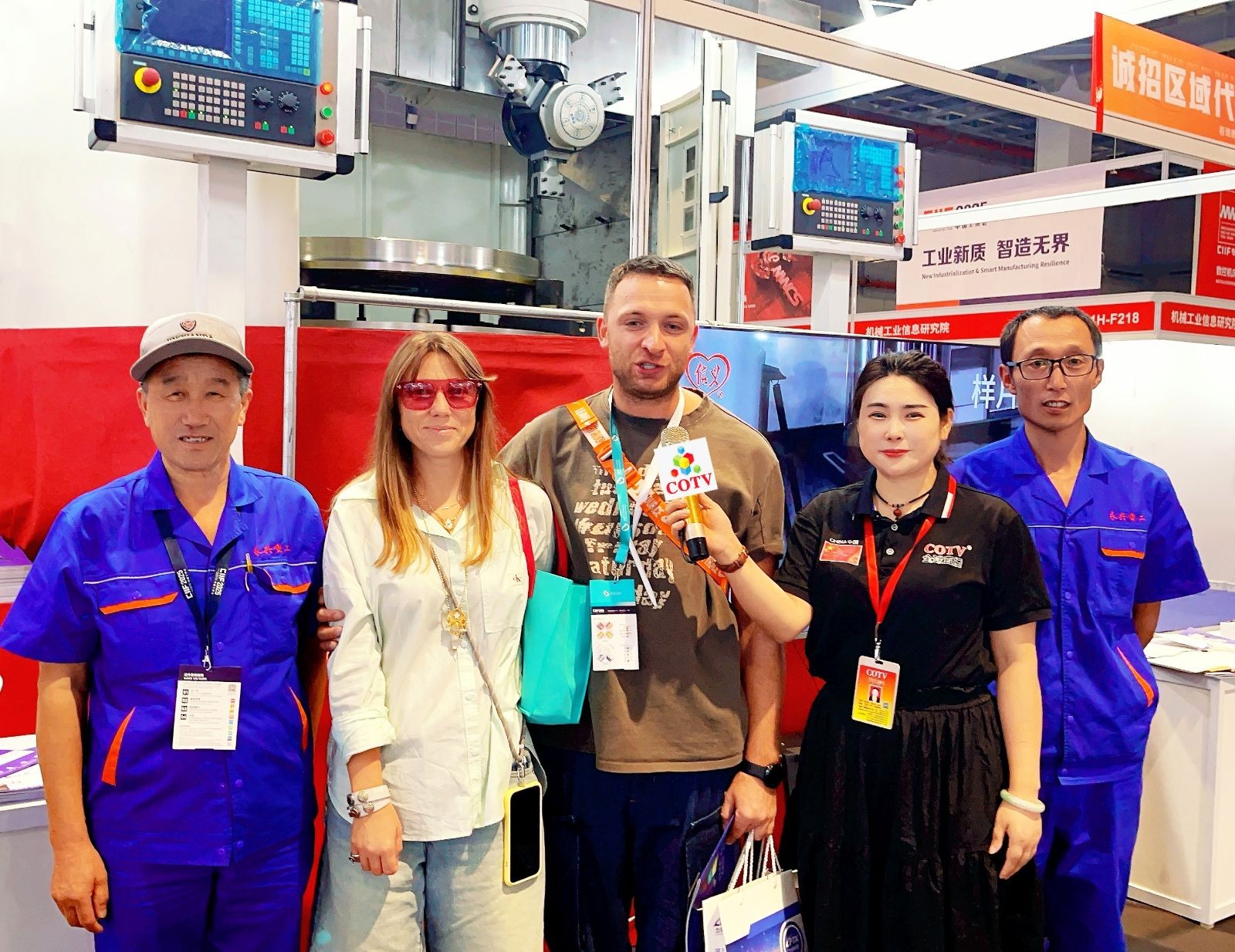 COTV全球直播-山东永兴重工科技有限公司专业生产立式车铣复合、卧式车铣复合、各式数控龙门镗铣床、10万吨以下节能油压机（含复合缸式）等产品，欢迎大家光临！