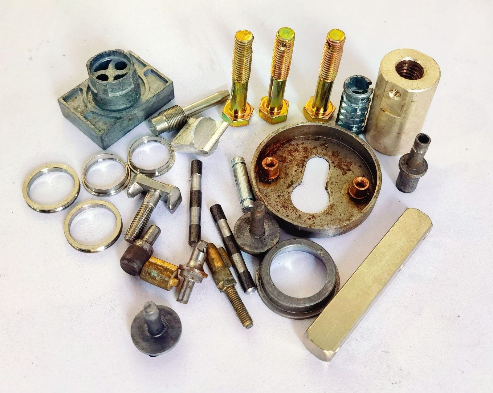 COTV全球直播-温州市峰顺自动化有限公司专业生产：全自动数控机床、油压机床、车铣复合机床、不锈钢振动盘、各种电主轴机头、自动车床，攻丝机打横孔、冲床调直落料机等产品，欢迎大家光临！