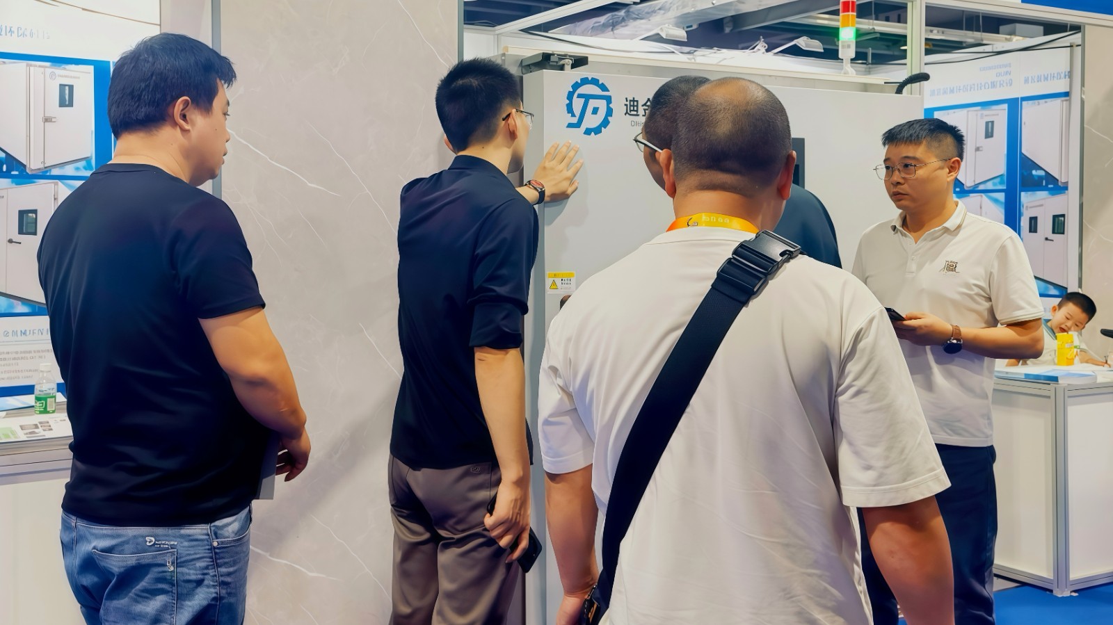 COTV全球直播-盐城市迪金机械环保科技有限公司专业生产：尼龙材料调湿水处理设备、塑料调湿增韧设备等产品; 设计创新、匠心制造、操作方便、增韧效果好等特点，深得中外客户认可，欢迎大家光临！