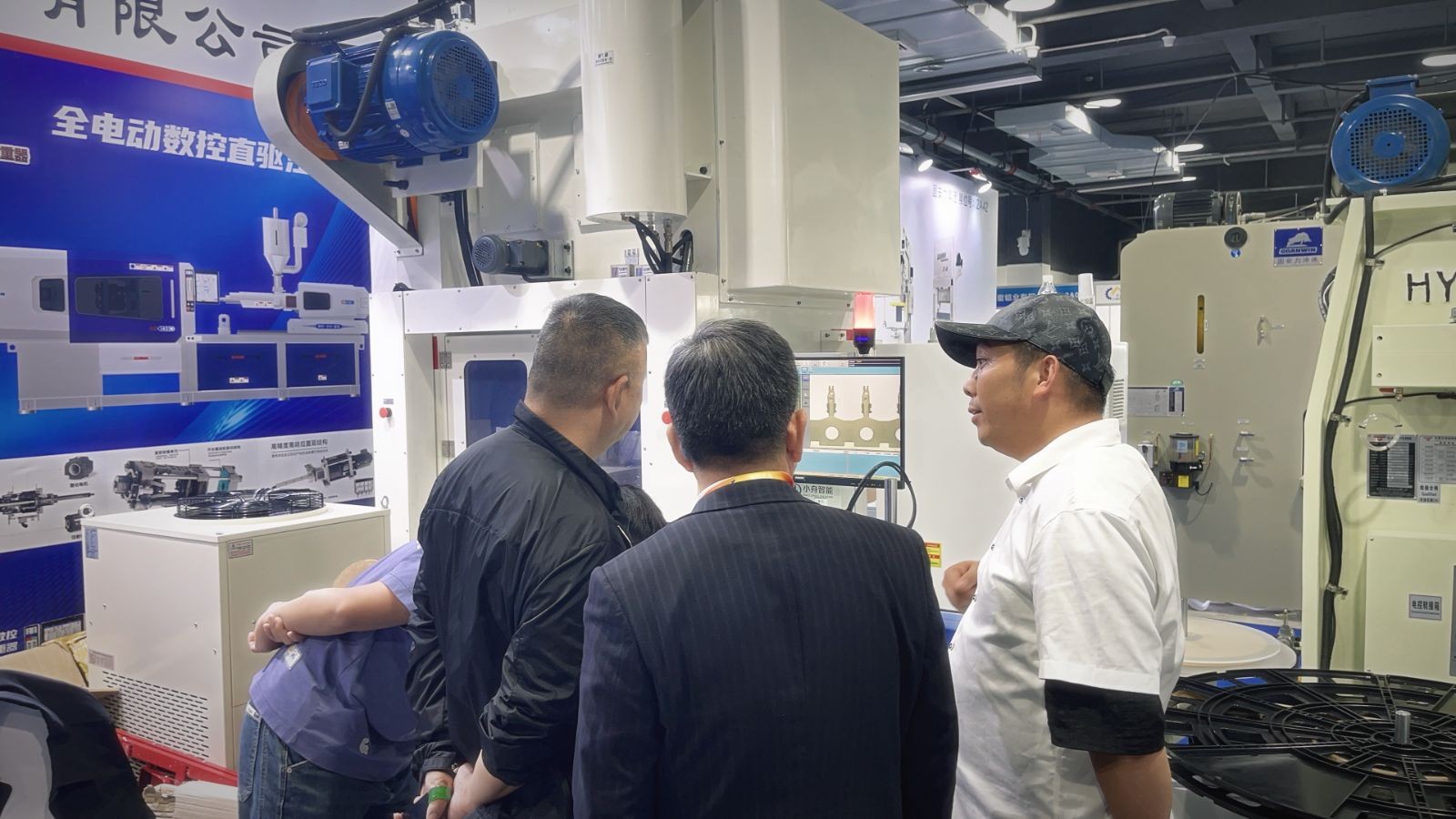 COTV全球直播-乐清市乐川机械电子有限公司、乐清市乐川机床厂专业生产及代理销售精密高速冲床、自动数控穿孔机、电火花穿孔机、精密线切割机等设备，欢迎大家光临！