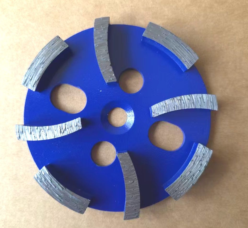 COTV全球直播-江苏舒工工具有限公司专业研发生产“苏功”、“锯片王老五”、“鑫烈马”、“DENACET”等50多个品牌系列的磨料、磨具及各种切割片等产品,欢迎大家光临! COTV全球直播-江苏舒工工具有限公司专业研发生产“苏功”、“锯片王老五”、“鑫烈马”、“DENACET”等50多个品牌系列的磨料、磨具及各种切割片等产品,欢迎大家光临!