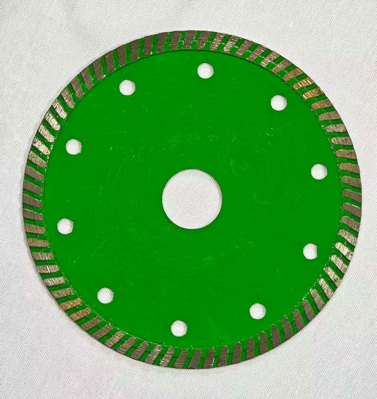 COTV全球直播-江苏舒工工具有限公司专业研发生产“苏功”、“锯片王老五”、“鑫烈马”、“DENACET”等50多个品牌系列的磨料、磨具及各种切割片等产品,欢迎大家光临! COTV全球直播-江苏舒工工具有限公司专业研发生产“苏功”、“锯片王老五”、“鑫烈马”、“DENACET”等50多个品牌系列的磨料、磨具及各种切割片等产品,欢迎大家光临!