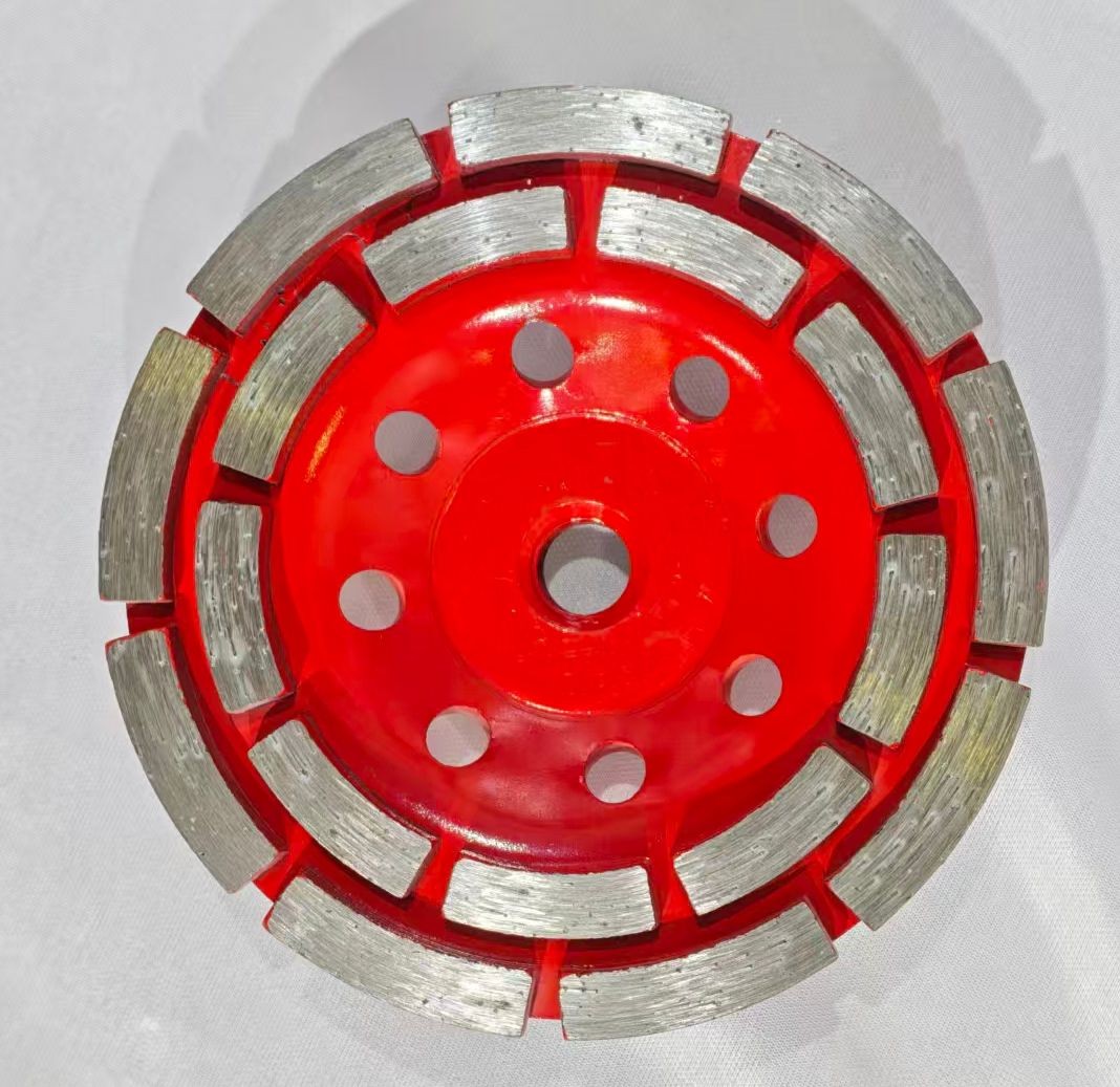 COTV全球直播-江苏舒工工具有限公司专业研发生产“苏功”、“锯片王老五”、“鑫烈马”、“DENACET”等50多个品牌系列的磨料、磨具及各种切割片等产品,欢迎大家光临! COTV全球直播-江苏舒工工具有限公司专业研发生产“苏功”、“锯片王老五”、“鑫烈马”、“DENACET”等50多个品牌系列的磨料、磨具及各种切割片等产品,欢迎大家光临!