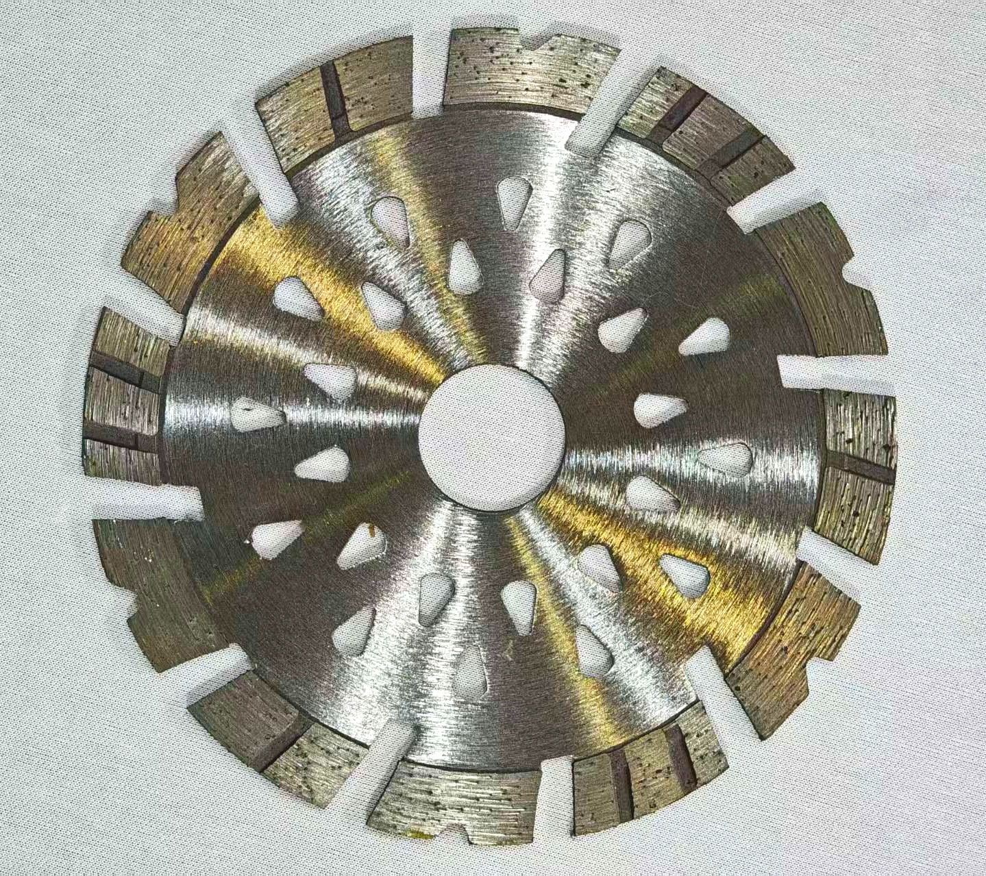 COTV全球直播-江苏舒工工具有限公司专业研发生产“苏功”、“锯片王老五”、“鑫烈马”、“DENACET”等50多个品牌系列的磨料、磨具及各种切割片等产品,欢迎大家光临! COTV全球直播-江苏舒工工具有限公司专业研发生产“苏功”、“锯片王老五”、“鑫烈马”、“DENACET”等50多个品牌系列的磨料、磨具及各种切割片等产品,欢迎大家光临!