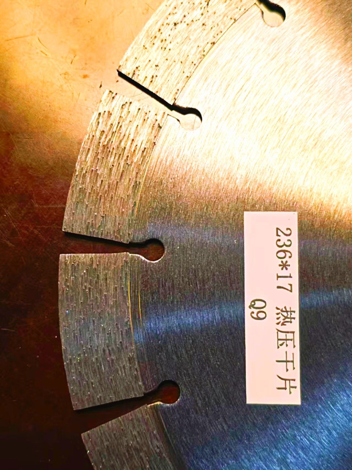 COTV全球直播-江苏舒工工具有限公司专业研发生产“苏功”、“锯片王老五”、“鑫烈马”、“DENACET”等50多个品牌系列的磨料、磨具及各种切割片等产品,欢迎大家光临! COTV全球直播-江苏舒工工具有限公司专业研发生产“苏功”、“锯片王老五”、“鑫烈马”、“DENACET”等50多个品牌系列的磨料、磨具及各种切割片等产品,欢迎大家光临!