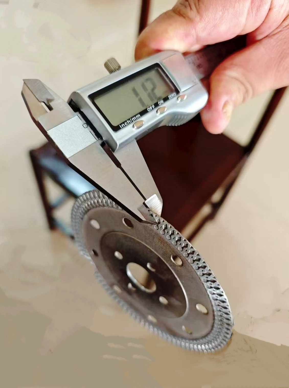 COTV全球直播-江苏舒工工具有限公司专业研发生产“苏功”、“锯片王老五”、“鑫烈马”、“DENACET”等50多个品牌系列的磨料、磨具及各种切割片等产品,欢迎大家光临! COTV全球直播-江苏舒工工具有限公司专业研发生产“苏功”、“锯片王老五”、“鑫烈马”、“DENACET”等50多个品牌系列的磨料、磨具及各种切割片等产品,欢迎大家光临!