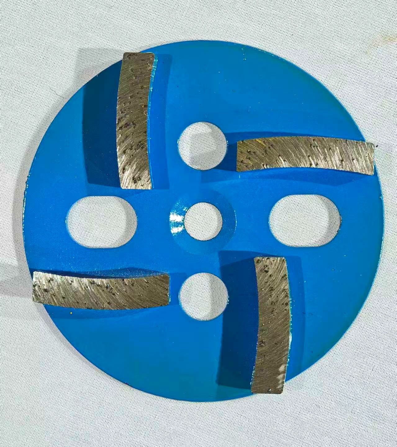 COTV全球直播-江苏舒工工具有限公司专业研发生产“苏功”、“锯片王老五”、“鑫烈马”、“DENACET”等50多个品牌系列的磨料、磨具及各种切割片等产品,欢迎大家光临! COTV全球直播-江苏舒工工具有限公司专业研发生产“苏功”、“锯片王老五”、“鑫烈马”、“DENACET”等50多个品牌系列的磨料、磨具及各种切割片等产品,欢迎大家光临!