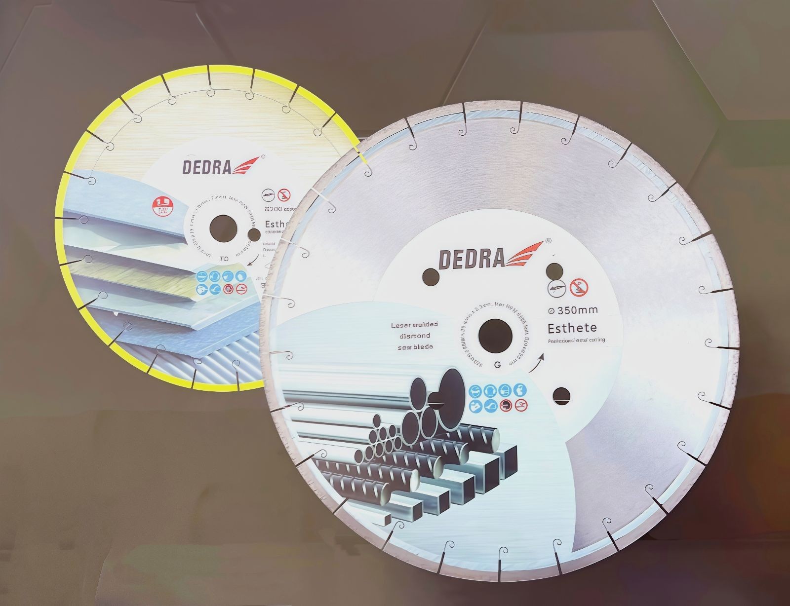 COTV全球直播-江苏舒工工具有限公司专业研发生产“苏功”、“锯片王老五”、“鑫烈马”、“DENACET”等50多个品牌系列的磨料、磨具及各种切割片等产品,欢迎大家光临! COTV全球直播-江苏舒工工具有限公司专业研发生产“苏功”、“锯片王老五”、“鑫烈马”、“DENACET”等50多个品牌系列的磨料、磨具及各种切割片等产品,欢迎大家光临!