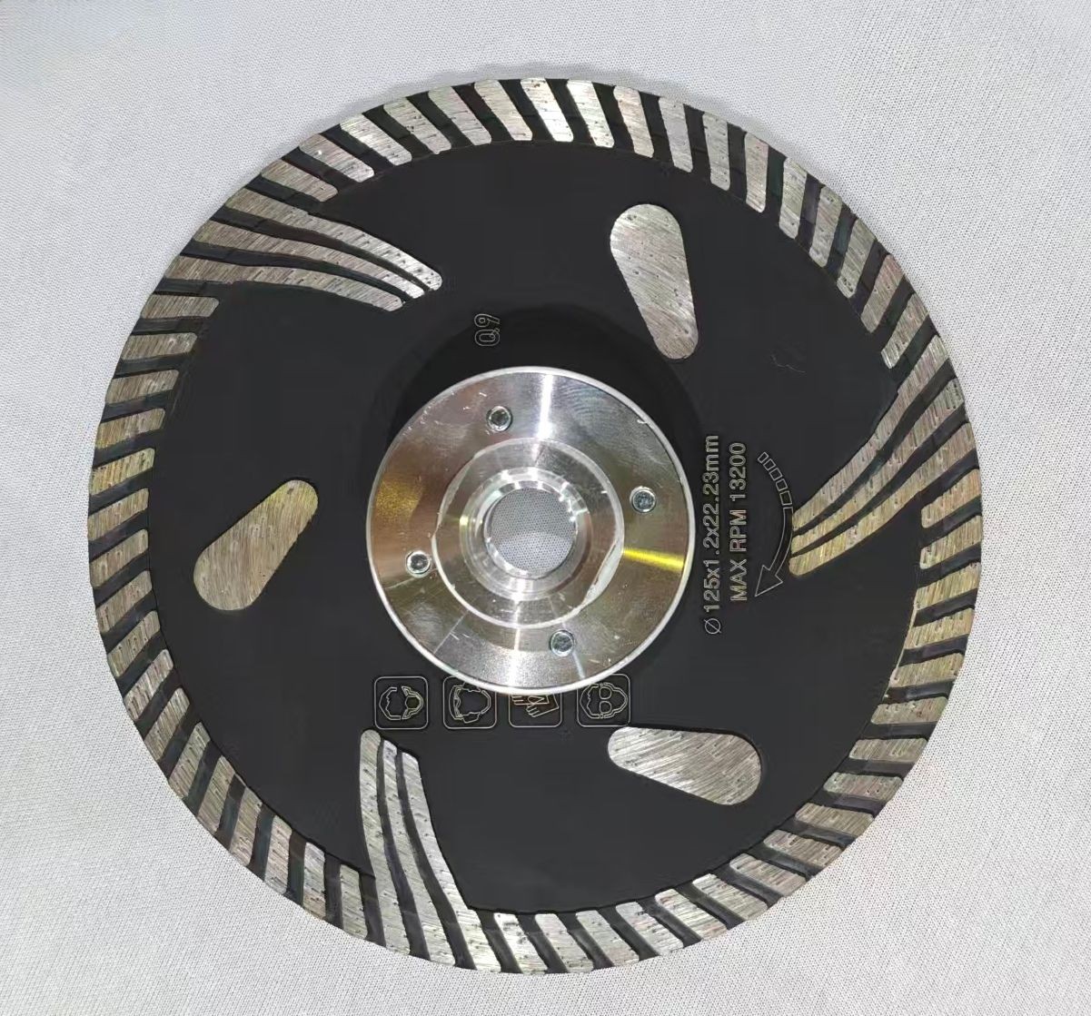 COTV全球直播-江苏舒工工具有限公司专业研发生产“苏功”、“锯片王老五”、“鑫烈马”、“DENACET”等50多个品牌系列的磨料、磨具及各种切割片等产品,欢迎大家光临! COTV全球直播-江苏舒工工具有限公司专业研发生产“苏功”、“锯片王老五”、“鑫烈马”、“DENACET”等50多个品牌系列的磨料、磨具及各种切割片等产品,欢迎大家光临!