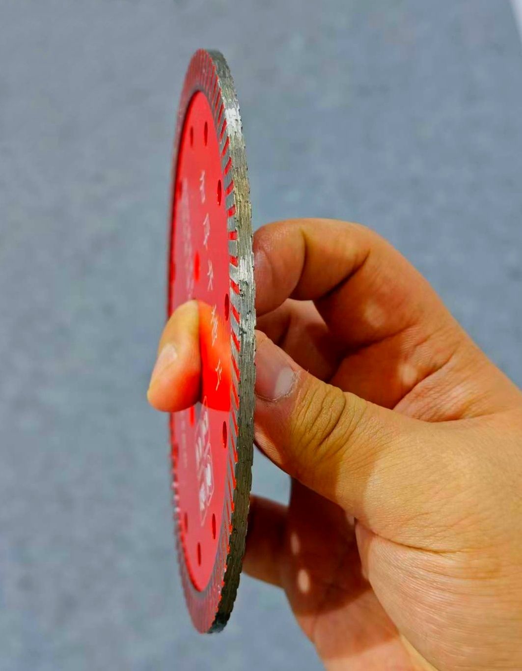 COTV全球直播-江苏舒工工具有限公司专业研发生产“苏功”、“锯片王老五”、“鑫烈马”、“DENACET”等50多个品牌系列的磨料、磨具及各种切割片等产品,欢迎大家光临! COTV全球直播-江苏舒工工具有限公司专业研发生产“苏功”、“锯片王老五”、“鑫烈马”、“DENACET”等50多个品牌系列的磨料、磨具及各种切割片等产品,欢迎大家光临!