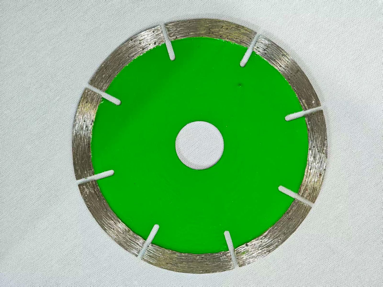 COTV全球直播-江苏舒工工具有限公司专业研发生产“苏功”、“锯片王老五”、“鑫烈马”、“DENACET”等50多个品牌系列的磨料、磨具及各种切割片等产品,欢迎大家光临! COTV全球直播-江苏舒工工具有限公司专业研发生产“苏功”、“锯片王老五”、“鑫烈马”、“DENACET”等50多个品牌系列的磨料、磨具及各种切割片等产品,欢迎大家光临!