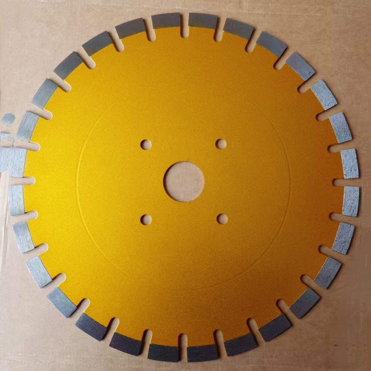 COTV全球直播-江苏舒工工具有限公司专业研发生产“苏功”、“锯片王老五”、“鑫烈马”、“DENACET”等50多个品牌系列的磨料、磨具及各种切割片等产品,欢迎大家光临! COTV全球直播-江苏舒工工具有限公司专业研发生产“苏功”、“锯片王老五”、“鑫烈马”、“DENACET”等50多个品牌系列的磨料、磨具及各种切割片等产品,欢迎大家光临!