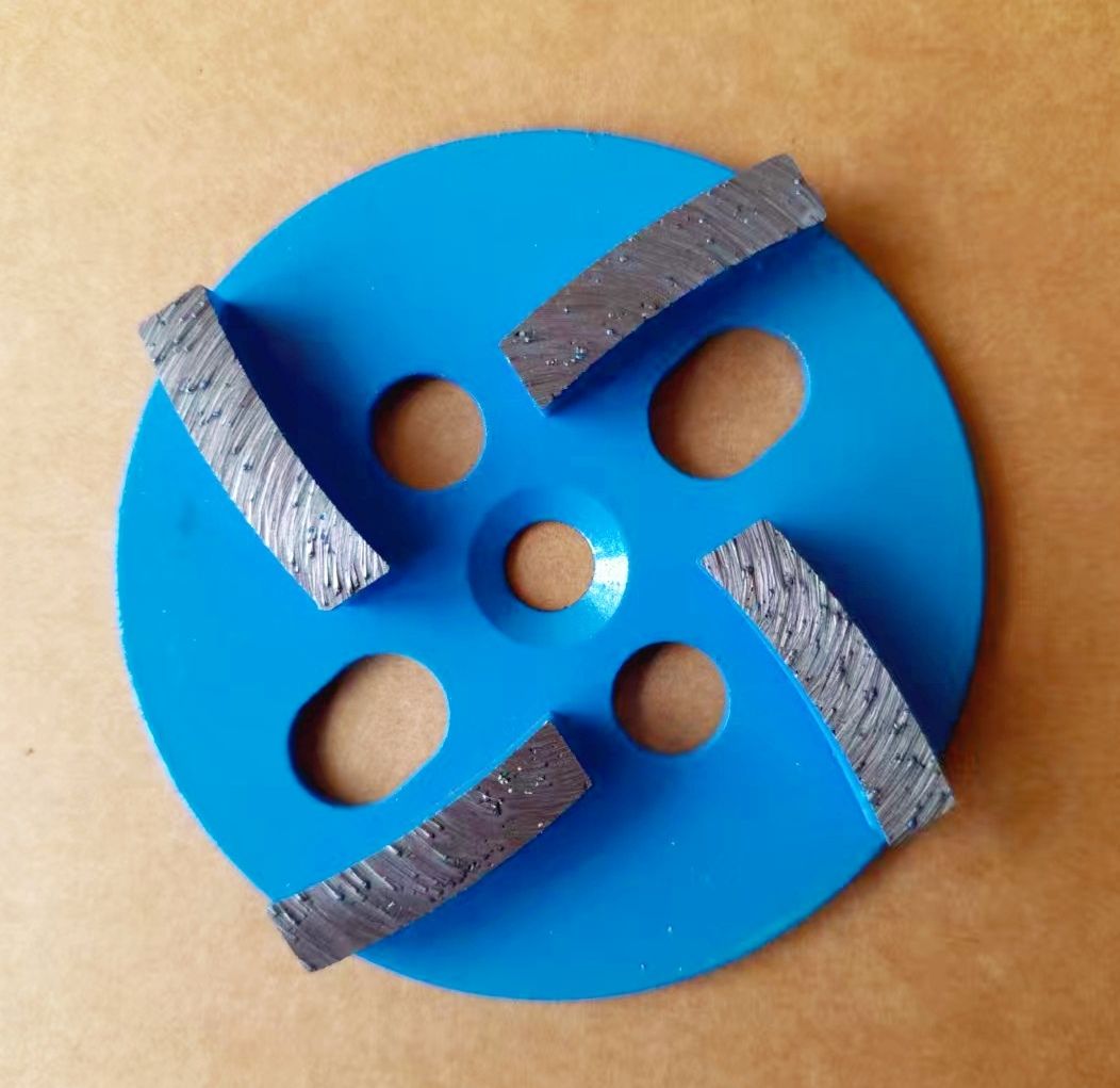 COTV全球直播-江苏舒工工具有限公司专业研发生产“苏功”、“锯片王老五”、“鑫烈马”、“DENACET”等50多个品牌系列的磨料、磨具及各种切割片等产品,欢迎大家光临! COTV全球直播-江苏舒工工具有限公司专业研发生产“苏功”、“锯片王老五”、“鑫烈马”、“DENACET”等50多个品牌系列的磨料、磨具及各种切割片等产品,欢迎大家光临!