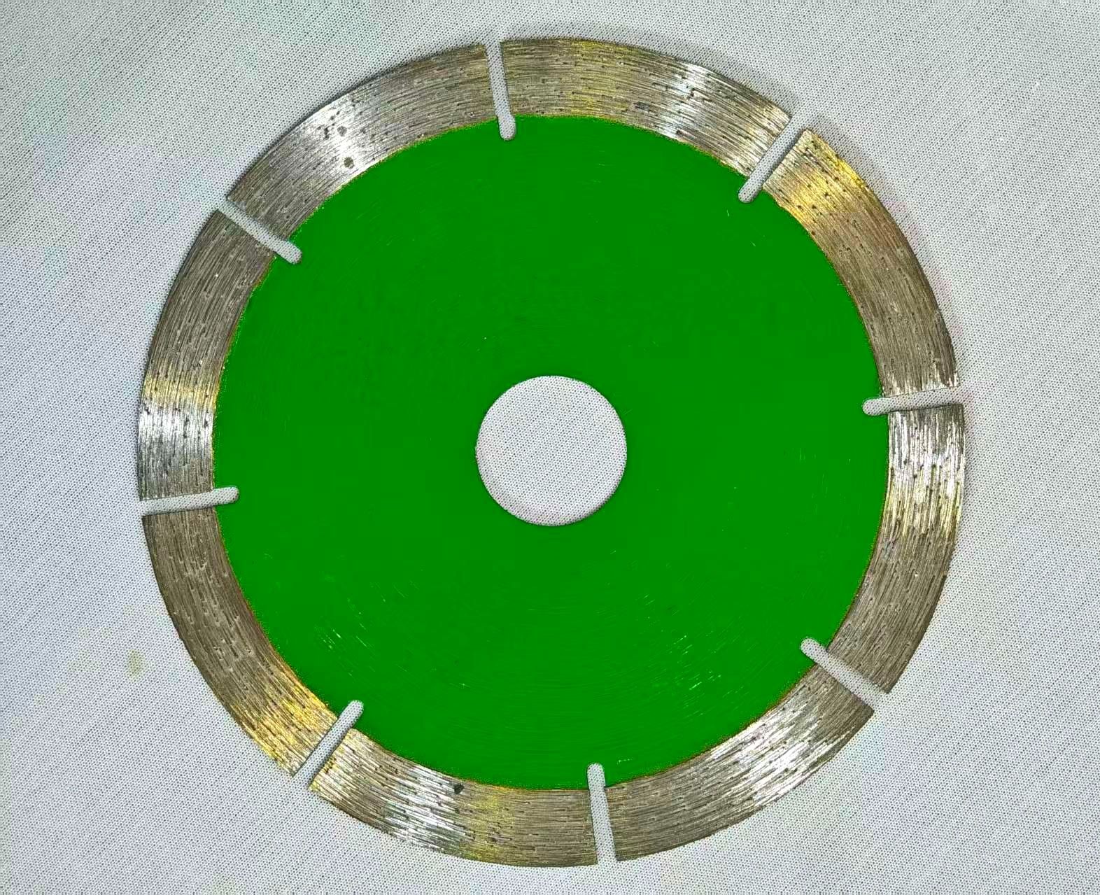 COTV全球直播-江苏舒工工具有限公司专业研发生产“苏功”、“锯片王老五”、“鑫烈马”、“DENACET”等50多个品牌系列的磨料、磨具及各种切割片等产品,欢迎大家光临! COTV全球直播-江苏舒工工具有限公司专业研发生产“苏功”、“锯片王老五”、“鑫烈马”、“DENACET”等50多个品牌系列的磨料、磨具及各种切割片等产品,欢迎大家光临!