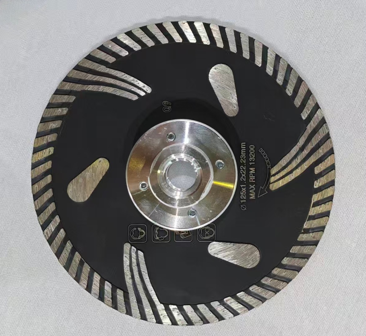 COTV全球直播-江苏舒工工具有限公司专业研发生产“苏功”、“锯片王老五”、“鑫烈马”、“DENACET”等50多个品牌系列的磨料、磨具及各种切割片等产品,欢迎大家光临! COTV全球直播-江苏舒工工具有限公司专业研发生产“苏功”、“锯片王老五”、“鑫烈马”、“DENACET”等50多个品牌系列的磨料、磨具及各种切割片等产品,欢迎大家光临!