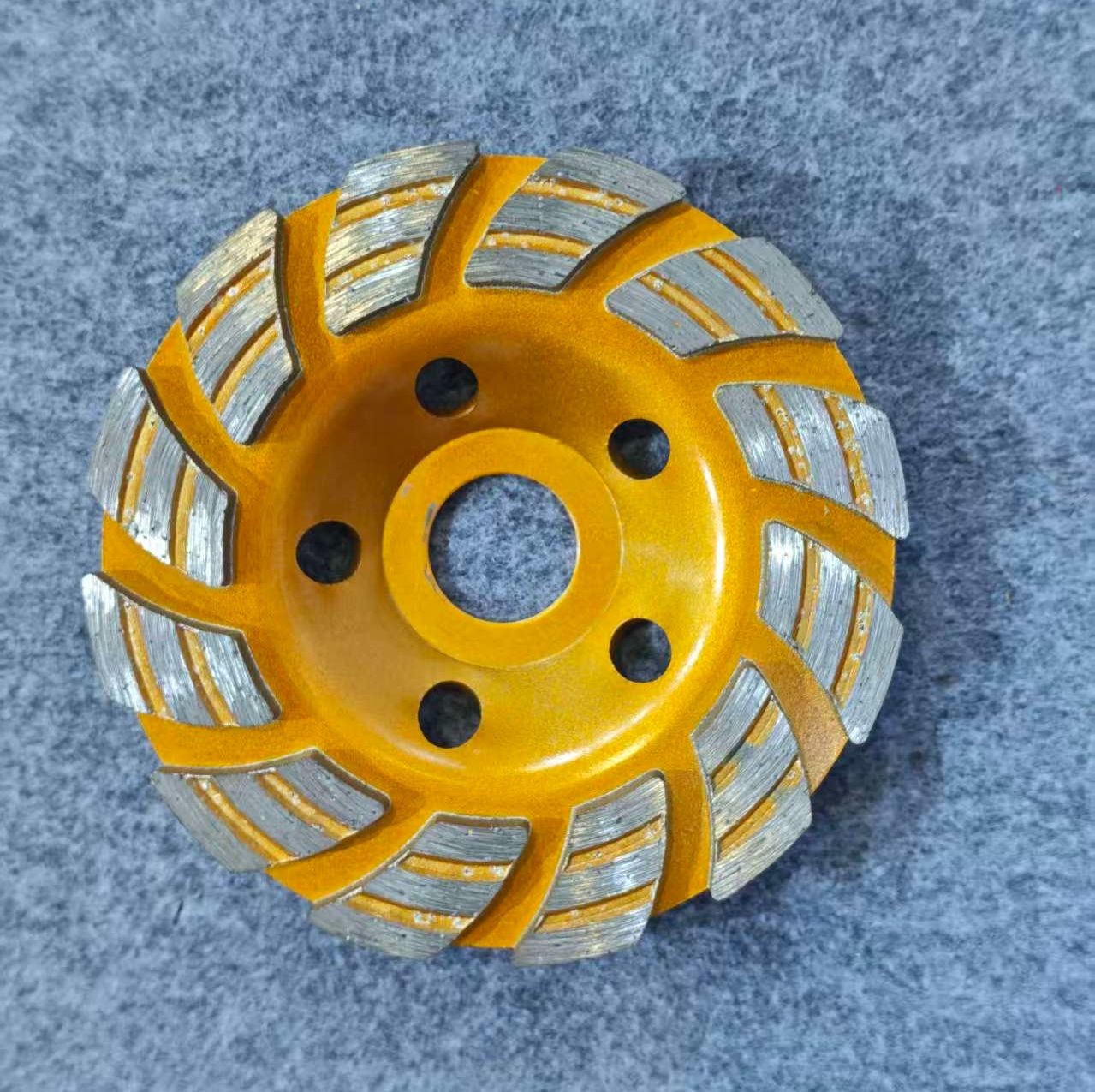 COTV全球直播-江苏舒工工具有限公司专业研发生产“苏功”、“锯片王老五”、“鑫烈马”、“DENACET”等50多个品牌系列的磨料、磨具及各种切割片等产品,欢迎大家光临! COTV全球直播-江苏舒工工具有限公司专业研发生产“苏功”、“锯片王老五”、“鑫烈马”、“DENACET”等50多个品牌系列的磨料、磨具及各种切割片等产品,欢迎大家光临!