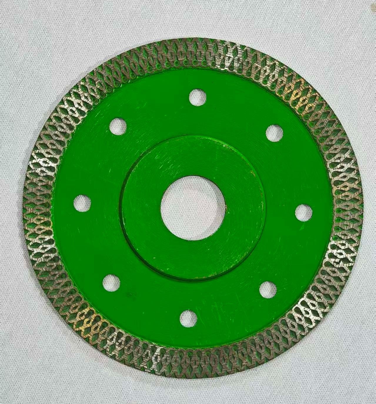 COTV全球直播-江苏舒工工具有限公司专业研发生产“苏功”、“锯片王老五”、“鑫烈马”、“DENACET”等50多个品牌系列的磨料、磨具及各种切割片等产品,欢迎大家光临! COTV全球直播-江苏舒工工具有限公司专业研发生产“苏功”、“锯片王老五”、“鑫烈马”、“DENACET”等50多个品牌系列的磨料、磨具及各种切割片等产品,欢迎大家光临!