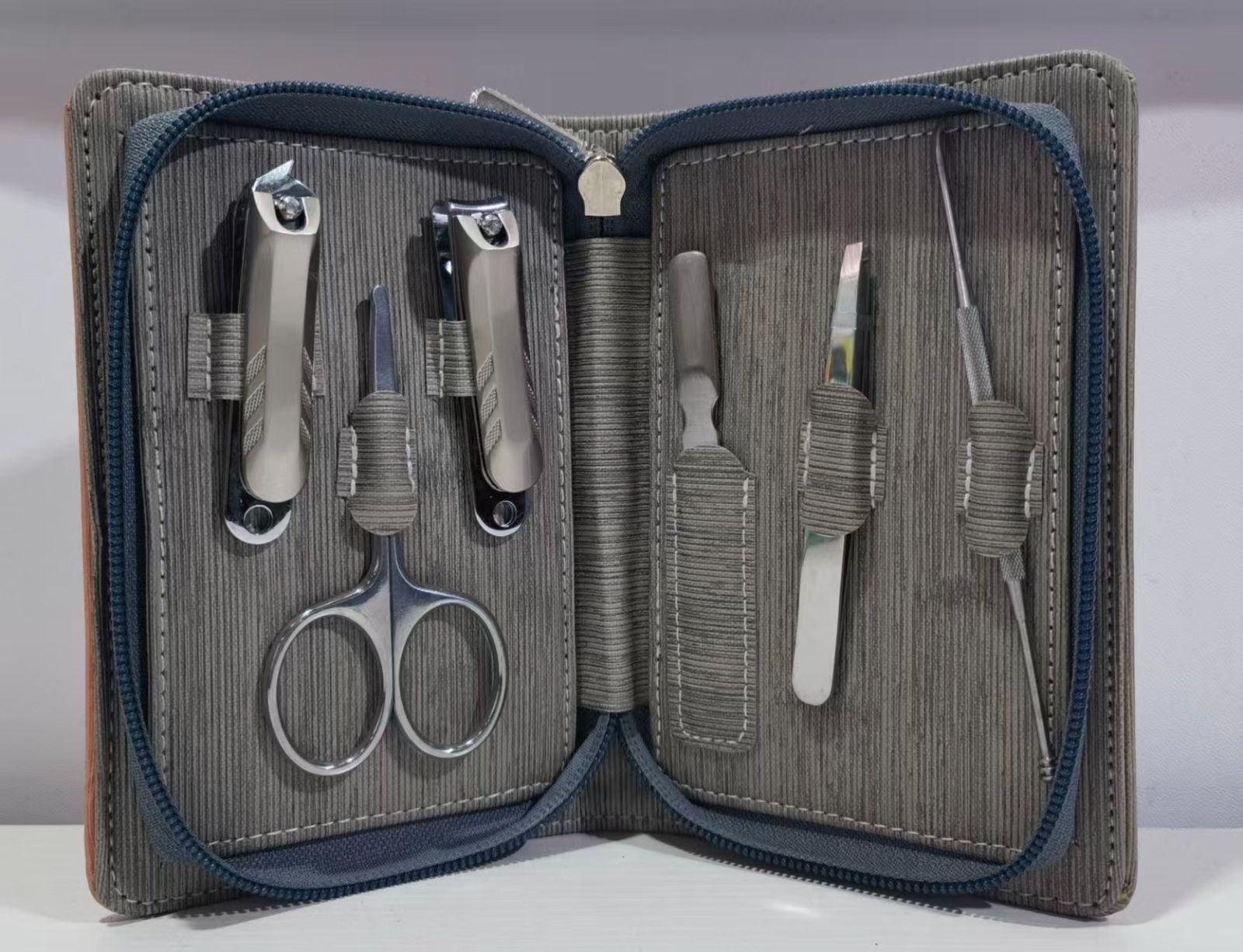 COTV全球直播-阳江市昌颖工贸有限公司专业研发生产:化妆用眉夹、粉刺针、修甲美容套装等各种五金、不锈钢及塑料工具制品等美容化妆品工具,欢迎大家光临! COTV全球直播-阳江市昌颖工贸有限公司专业研发生产:化妆用眉夹、粉刺针、修甲美容套装等各种五金、不锈钢及塑料工具制品等美容化妆品工具,欢迎大家光临!