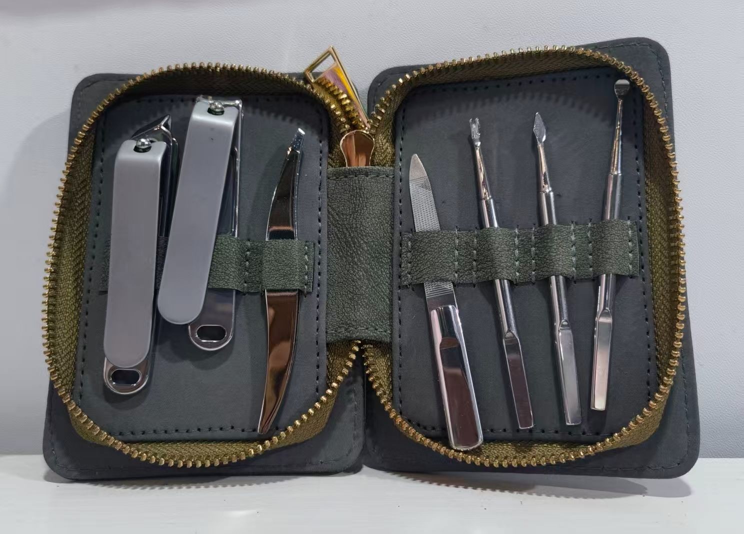 COTV全球直播-阳江市昌颖工贸有限公司专业研发生产:化妆用眉夹、粉刺针、修甲美容套装等各种五金、不锈钢及塑料工具制品等美容化妆品工具,欢迎大家光临! COTV全球直播-阳江市昌颖工贸有限公司专业研发生产:化妆用眉夹、粉刺针、修甲美容套装等各种五金、不锈钢及塑料工具制品等美容化妆品工具,欢迎大家光临!