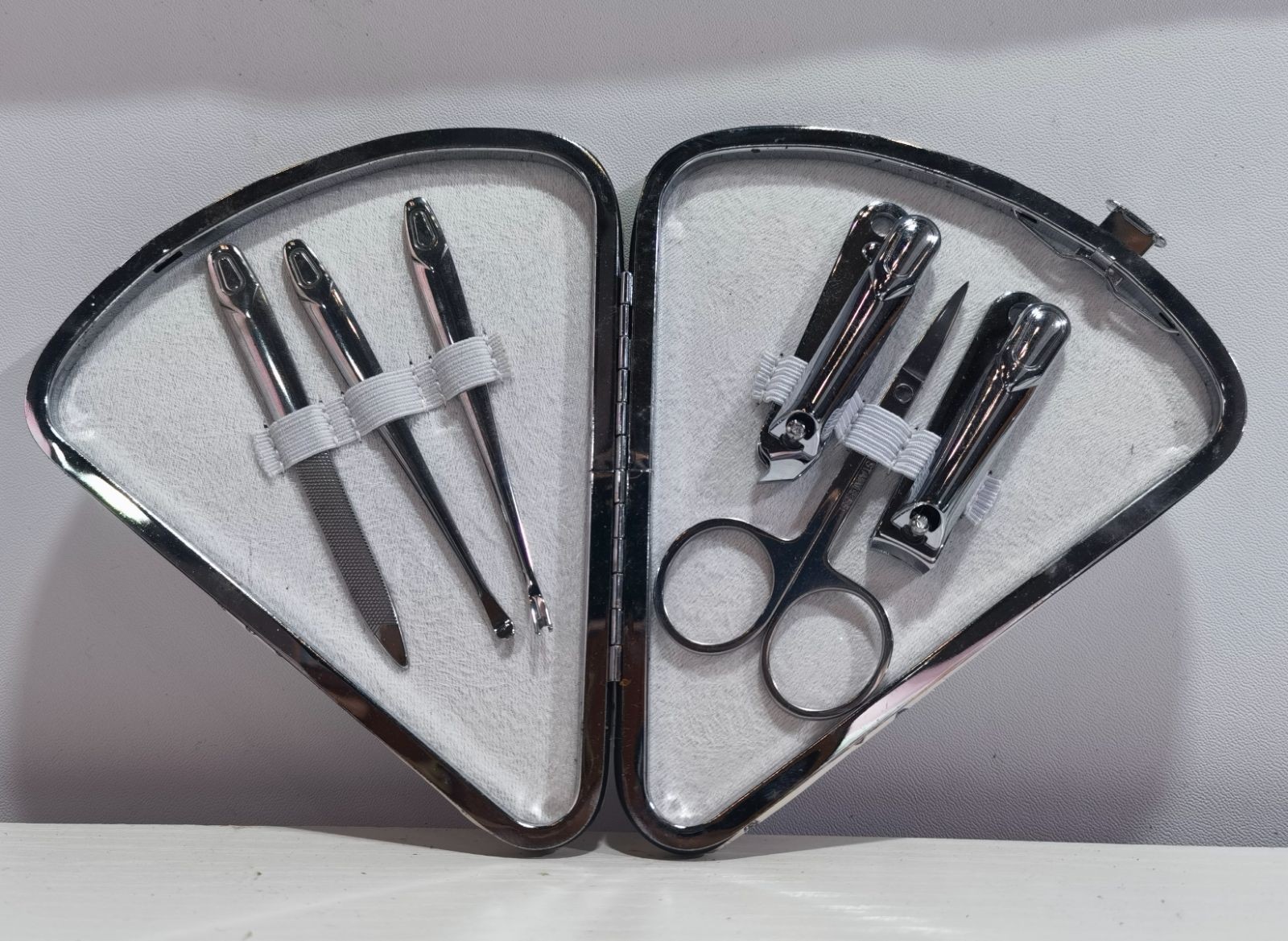 COTV全球直播-阳江市昌颖工贸有限公司专业研发生产:化妆用眉夹、粉刺针、修甲美容套装等各种五金、不锈钢及塑料工具制品等美容化妆品工具,欢迎大家光临! COTV全球直播-阳江市昌颖工贸有限公司专业研发生产:化妆用眉夹、粉刺针、修甲美容套装等各种五金、不锈钢及塑料工具制品等美容化妆品工具,欢迎大家光临!