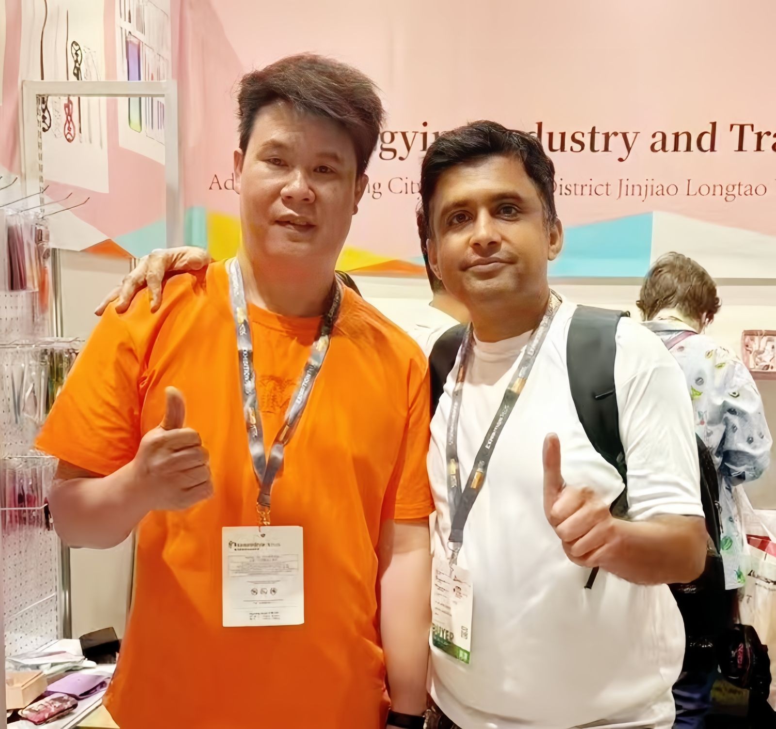 COTV全球直播-阳江市昌颖工贸有限公司专业研发生产:化妆用眉夹、粉刺针、修甲美容套装等各种五金、不锈钢及塑料工具制品等美容化妆品工具,欢迎大家光临! COTV全球直播-阳江市昌颖工贸有限公司专业研发生产:化妆用眉夹、粉刺针、修甲美容套装等各种五金、不锈钢及塑料工具制品等美容化妆品工具,欢迎大家光临!