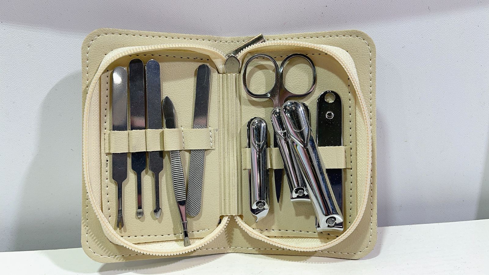 COTV全球直播-阳江市昌颖工贸有限公司专业研发生产:化妆用眉夹、粉刺针、修甲美容套装等各种五金、不锈钢及塑料工具制品等美容化妆品工具,欢迎大家光临! COTV全球直播-阳江市昌颖工贸有限公司专业研发生产:化妆用眉夹、粉刺针、修甲美容套装等各种五金、不锈钢及塑料工具制品等美容化妆品工具,欢迎大家光临!