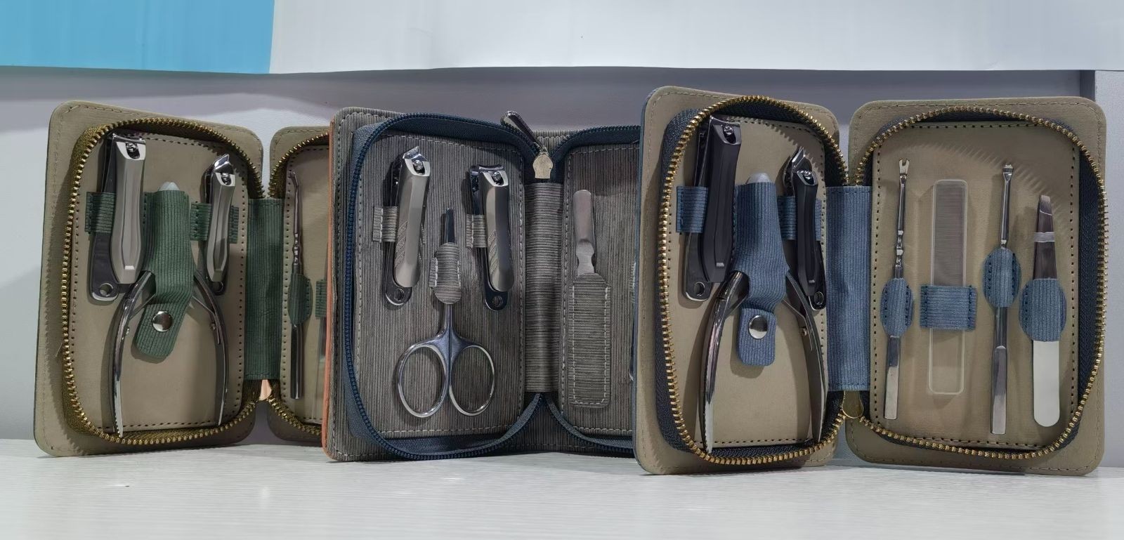 COTV全球直播-阳江市昌颖工贸有限公司专业研发生产:化妆用眉夹、粉刺针、修甲美容套装等各种五金、不锈钢及塑料工具制品等美容化妆品工具,欢迎大家光临! COTV全球直播-阳江市昌颖工贸有限公司专业研发生产:化妆用眉夹、粉刺针、修甲美容套装等各种五金、不锈钢及塑料工具制品等美容化妆品工具,欢迎大家光临!