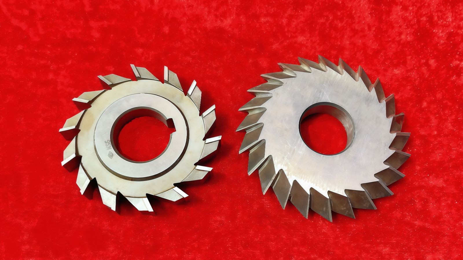 COTV全球直播-台州市宇锋工量刃具有限公司专业生产各种规格整体合金锯刀铣刀、切口铣刀,高速钢锯刀、切口铣刀,直齿三面刃铣刀、焊接合金三面刃铣刀、钨钢钻头、钨钢立铣刀等机床工具产品,欢迎大家光临! COTV全球直播-台州市宇锋工量刃具有限公司专业生产各种规格整体合金锯刀铣刀、切口铣刀,高速钢锯刀、切口铣刀,直齿三面刃铣刀、焊接合金三面刃铣刀、钨钢钻头、钨钢立铣刀等机床工具产品,欢迎大家光临!