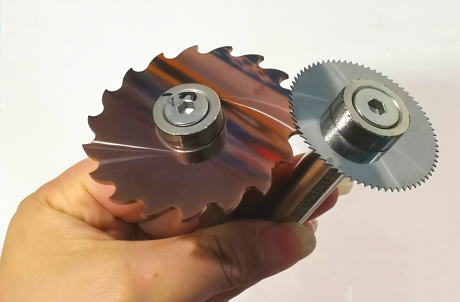 COTV全球直播-台州市宇锋工量刃具有限公司专业生产各种规格整体合金锯刀铣刀、切口铣刀,高速钢锯刀、切口铣刀,直齿三面刃铣刀、焊接合金三面刃铣刀、钨钢钻头、钨钢立铣刀等机床工具产品,欢迎大家光临! COTV全球直播-台州市宇锋工量刃具有限公司专业生产各种规格整体合金锯刀铣刀、切口铣刀,高速钢锯刀、切口铣刀,直齿三面刃铣刀、焊接合金三面刃铣刀、钨钢钻头、钨钢立铣刀等机床工具产品,欢迎大家光临!