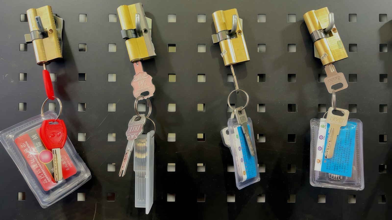 COTV全球直播-浦江广域锁业有限公司十八年来专业生产:各种不锈钢锁、伸缩锁、各种智能挂锁等安全锁具产品; 公司拥有自己研发团队,时常有新品上市,价格合理,欢迎大家光临! COTV全球直播-浦江广域锁业有限公司十八年来专业生产:各种不锈钢锁、伸缩锁、各种智能挂锁等安全锁具产品; 公司拥有自己研发团队,时常有新品上市,价格合理,欢迎大家光临!