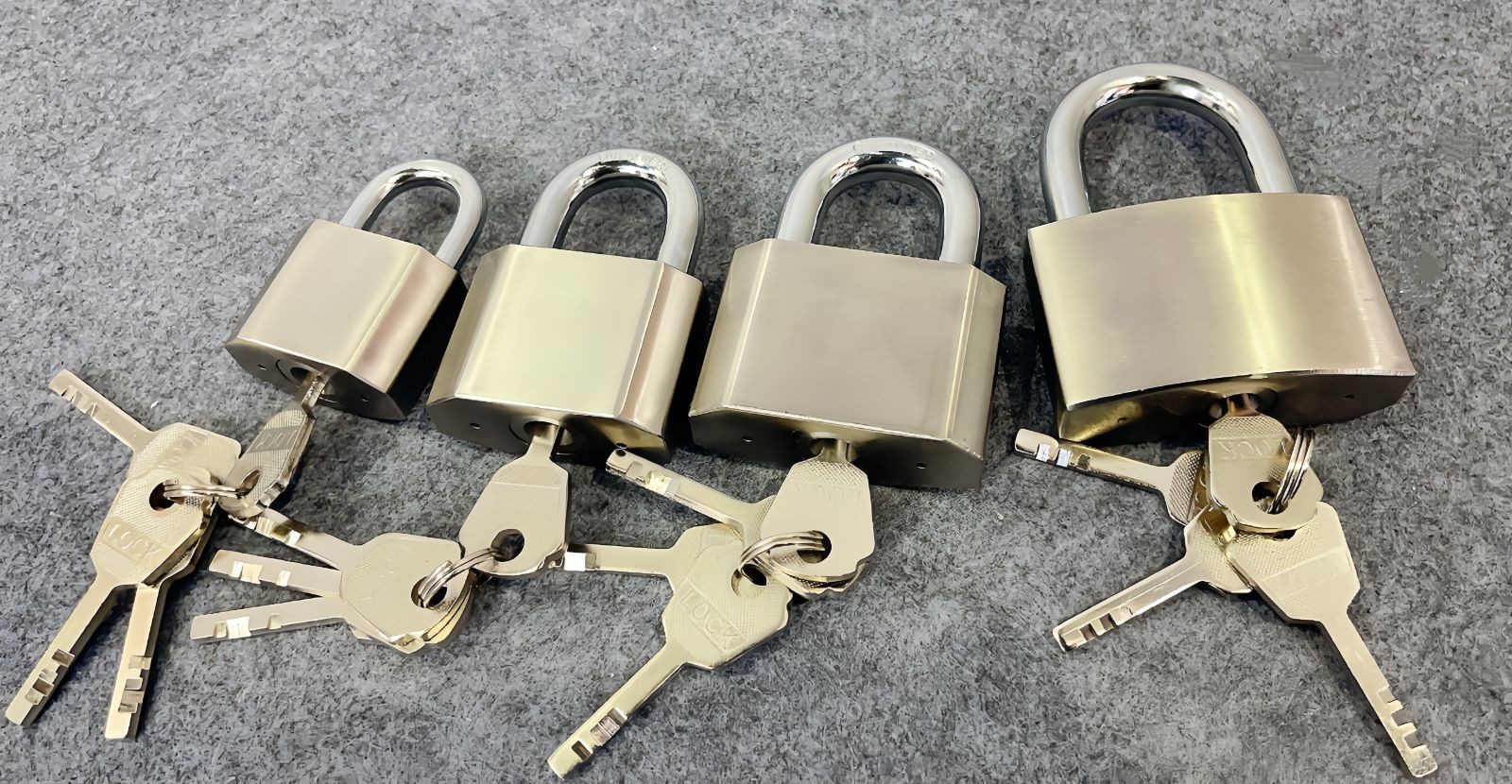 COTV全球直播-浦江广域锁业有限公司十八年来专业生产:各种不锈钢锁、伸缩锁、各种智能挂锁等安全锁具产品; 公司拥有自己研发团队,时常有新品上市,价格合理,欢迎大家光临! COTV全球直播-浦江广域锁业有限公司十八年来专业生产:各种不锈钢锁、伸缩锁、各种智能挂锁等安全锁具产品; 公司拥有自己研发团队,时常有新品上市,价格合理,欢迎大家光临!