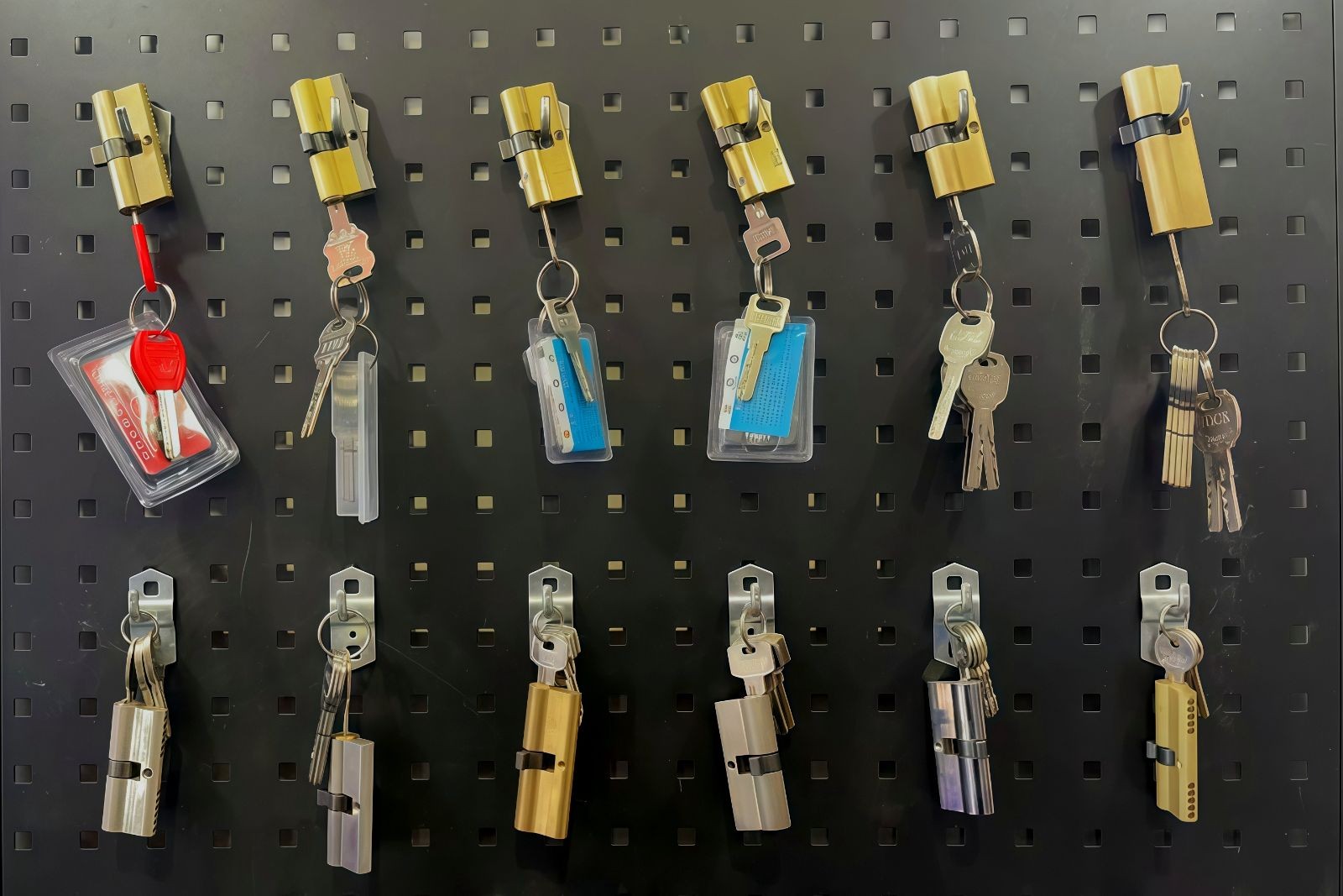 COTV全球直播-浦江广域锁业有限公司十八年来专业生产:各种不锈钢锁、伸缩锁、各种智能挂锁等安全锁具产品; 公司拥有自己研发团队,时常有新品上市,价格合理,欢迎大家光临! COTV全球直播-浦江广域锁业有限公司十八年来专业生产:各种不锈钢锁、伸缩锁、各种智能挂锁等安全锁具产品; 公司拥有自己研发团队,时常有新品上市,价格合理,欢迎大家光临!