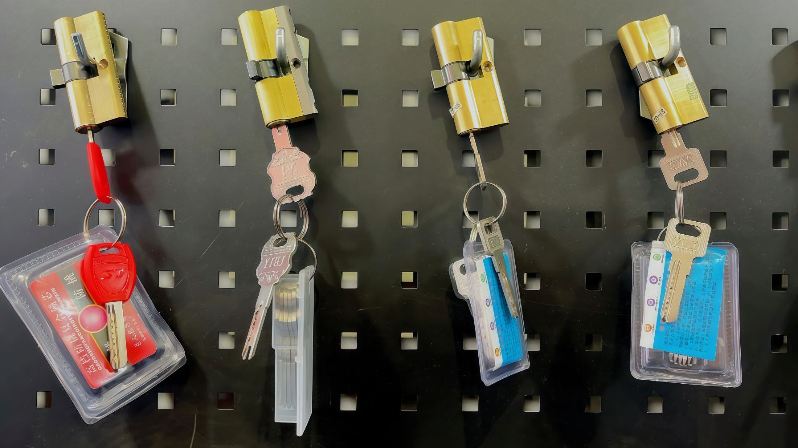 COTV全球直播-浦江广域锁业有限公司十八年来专业生产:各种不锈钢锁、伸缩锁、各种智能挂锁等安全锁具产品; 公司拥有自己研发团队,时常有新品上市,价格合理,欢迎大家光临! COTV全球直播-浦江广域锁业有限公司十八年来专业生产:各种不锈钢锁、伸缩锁、各种智能挂锁等安全锁具产品; 公司拥有自己研发团队,时常有新品上市,价格合理,欢迎大家光临!