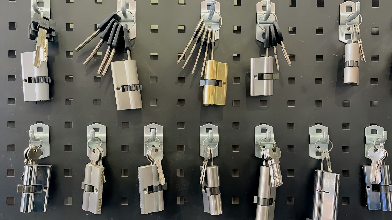 COTV全球直播-浦江广域锁业有限公司十八年来专业生产:各种不锈钢锁、伸缩锁、各种智能挂锁等安全锁具产品; 公司拥有自己研发团队,时常有新品上市,价格合理,欢迎大家光临! COTV全球直播-浦江广域锁业有限公司十八年来专业生产:各种不锈钢锁、伸缩锁、各种智能挂锁等安全锁具产品; 公司拥有自己研发团队,时常有新品上市,价格合理,欢迎大家光临!