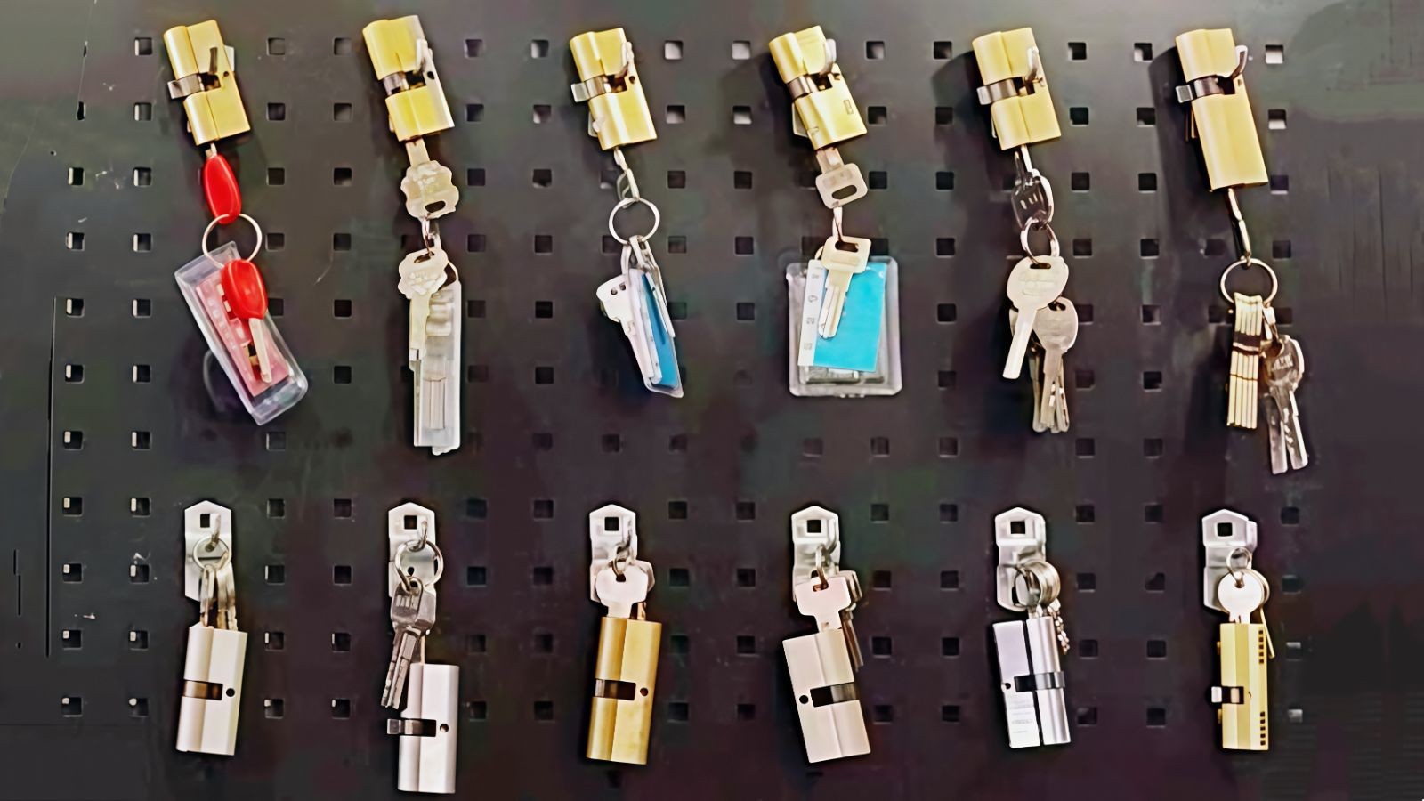 COTV全球直播-浦江广域锁业有限公司十八年来专业生产:各种不锈钢锁、伸缩锁、各种智能挂锁等安全锁具产品; 公司拥有自己研发团队,时常有新品上市,价格合理,欢迎大家光临! COTV全球直播-浦江广域锁业有限公司十八年来专业生产:各种不锈钢锁、伸缩锁、各种智能挂锁等安全锁具产品; 公司拥有自己研发团队,时常有新品上市,价格合理,欢迎大家光临!