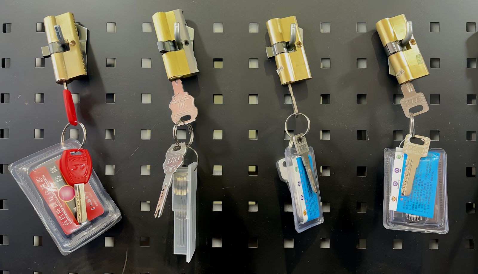 COTV全球直播-浦江广域锁业有限公司十八年来专业生产:各种不锈钢锁、伸缩锁、各种智能挂锁等安全锁具产品; 公司拥有自己研发团队,时常有新品上市,价格合理,欢迎大家光临! COTV全球直播-浦江广域锁业有限公司十八年来专业生产:各种不锈钢锁、伸缩锁、各种智能挂锁等安全锁具产品; 公司拥有自己研发团队,时常有新品上市,价格合理,欢迎大家光临!