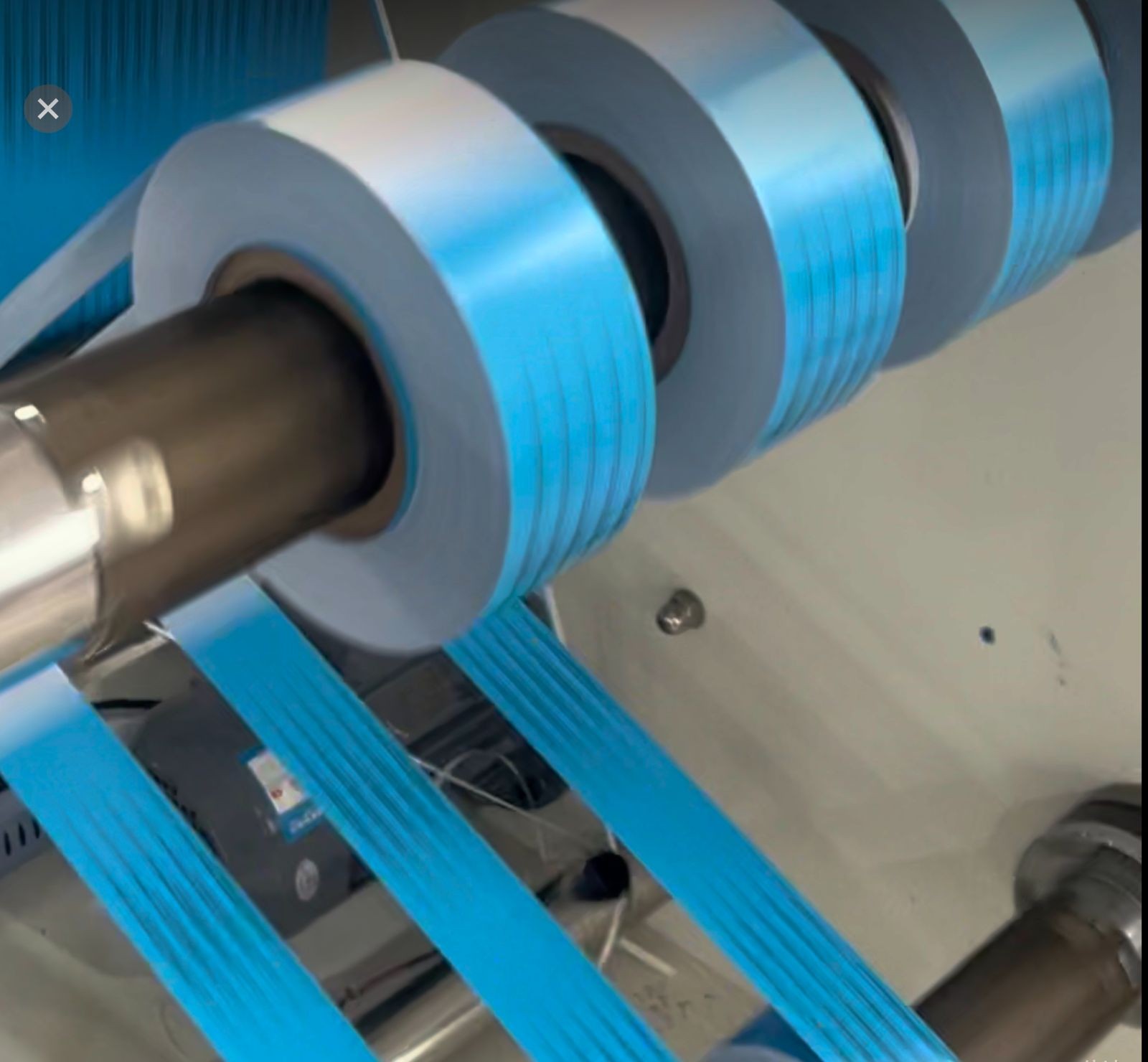 COTV全球直播-温州鑫铁机械有限公司专业生产全自动不干胶商标分切机、全自动不干胶分切机，切片机、检标机、纸罐内折机、纸罐裱衬机及圆盒机等系列包装机械产品，欢迎大家光临！