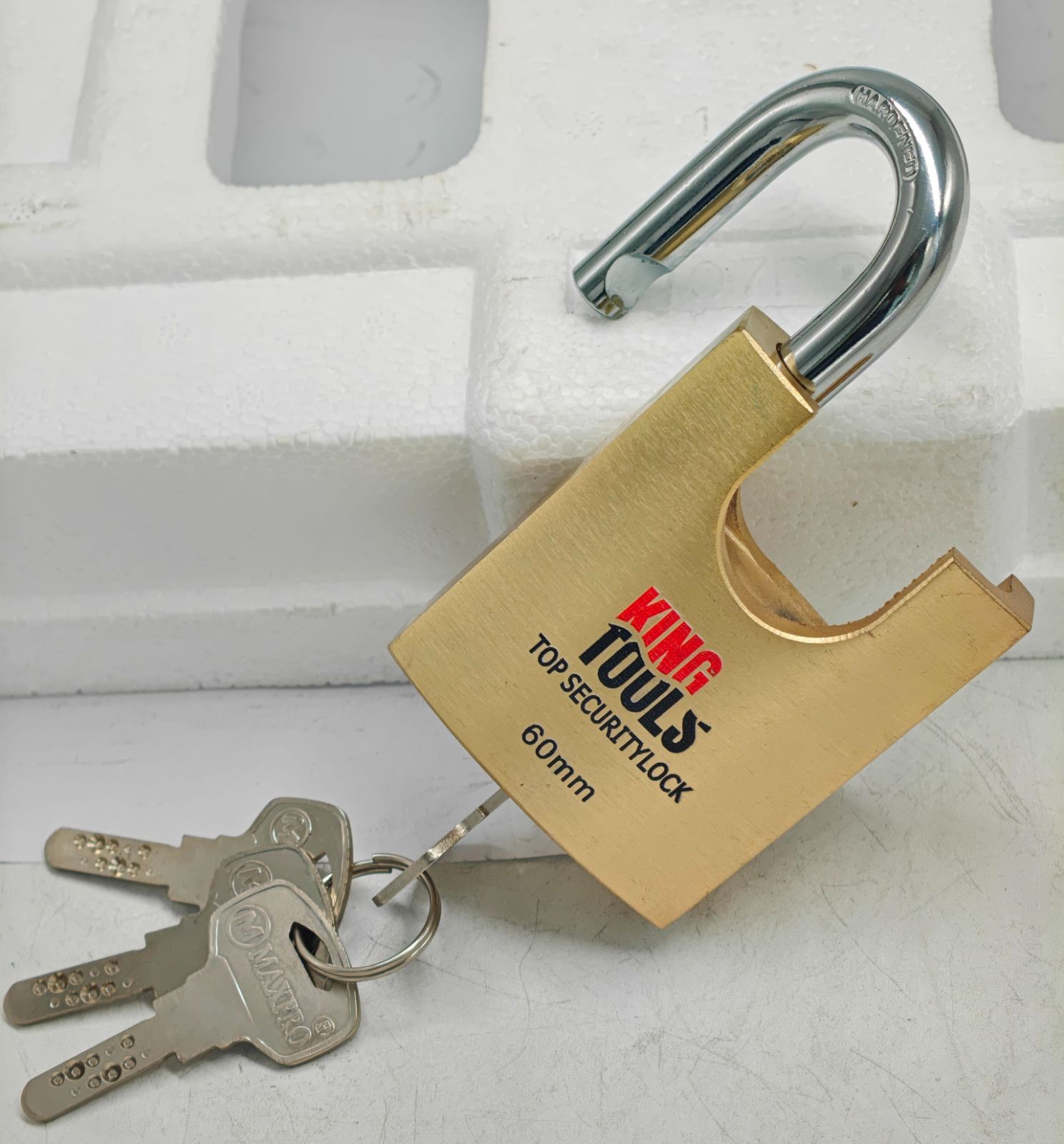 COTV全球直播-浦江广域锁业有限公司十八年来专业生产:各种不锈钢锁、伸缩锁、各种智能挂锁等安全锁具产品; 公司拥有自己研发团队,时常有新品上市,价格合理,欢迎大家光临! COTV全球直播-浦江广域锁业有限公司十八年来专业生产:各种不锈钢锁、伸缩锁、各种智能挂锁等安全锁具产品; 公司拥有自己研发团队,时常有新品上市,价格合理,欢迎大家光临!