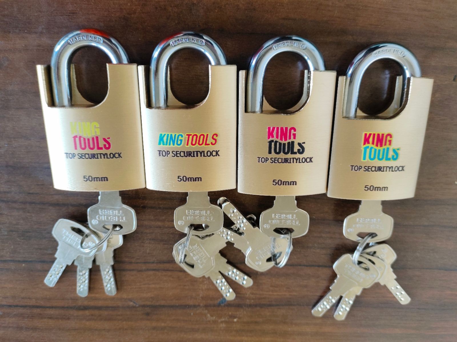 COTV全球直播-浦江广域锁业有限公司十八年来专业生产:各种不锈钢锁、伸缩锁、各种智能挂锁等安全锁具产品; 公司拥有自己研发团队,时常有新品上市,价格合理,欢迎大家光临! COTV全球直播-浦江广域锁业有限公司十八年来专业生产:各种不锈钢锁、伸缩锁、各种智能挂锁等安全锁具产品; 公司拥有自己研发团队,时常有新品上市,价格合理,欢迎大家光临!