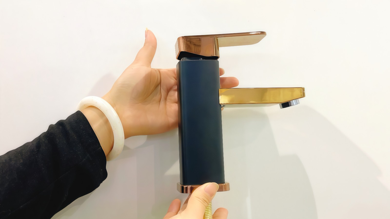 COTV全球直播-福建南安市广瑞景厨卫有限公司专业生产:塑钢龙头系列、钢单孔系列、钢菜盆龙头系列、单冷龙头系列、淋浴/快开龙头系列等流体洁具产品; 设计创新、制造精良,款式多样,欢迎大家光临! COTV全球直播-福建南安市广瑞景厨卫有限公司专业生产:塑钢龙头系列、钢单孔系列、钢菜盆龙头系列、单冷龙头系列、淋浴/快开龙头系列等流体洁具产品; 设计创新、制造精良,款式多样,欢迎大家光临!