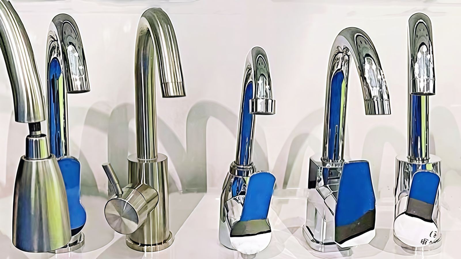 COTV全球直播-福建南安市广瑞景厨卫有限公司专业生产:塑钢龙头系列、钢单孔系列、钢菜盆龙头系列、单冷龙头系列、淋浴/快开龙头系列等流体洁具产品; 设计创新、制造精良,款式多样,欢迎大家光临! COTV全球直播-福建南安市广瑞景厨卫有限公司专业生产:塑钢龙头系列、钢单孔系列、钢菜盆龙头系列、单冷龙头系列、淋浴/快开龙头系列等流体洁具产品; 设计创新、制造精良,款式多样,欢迎大家光临!