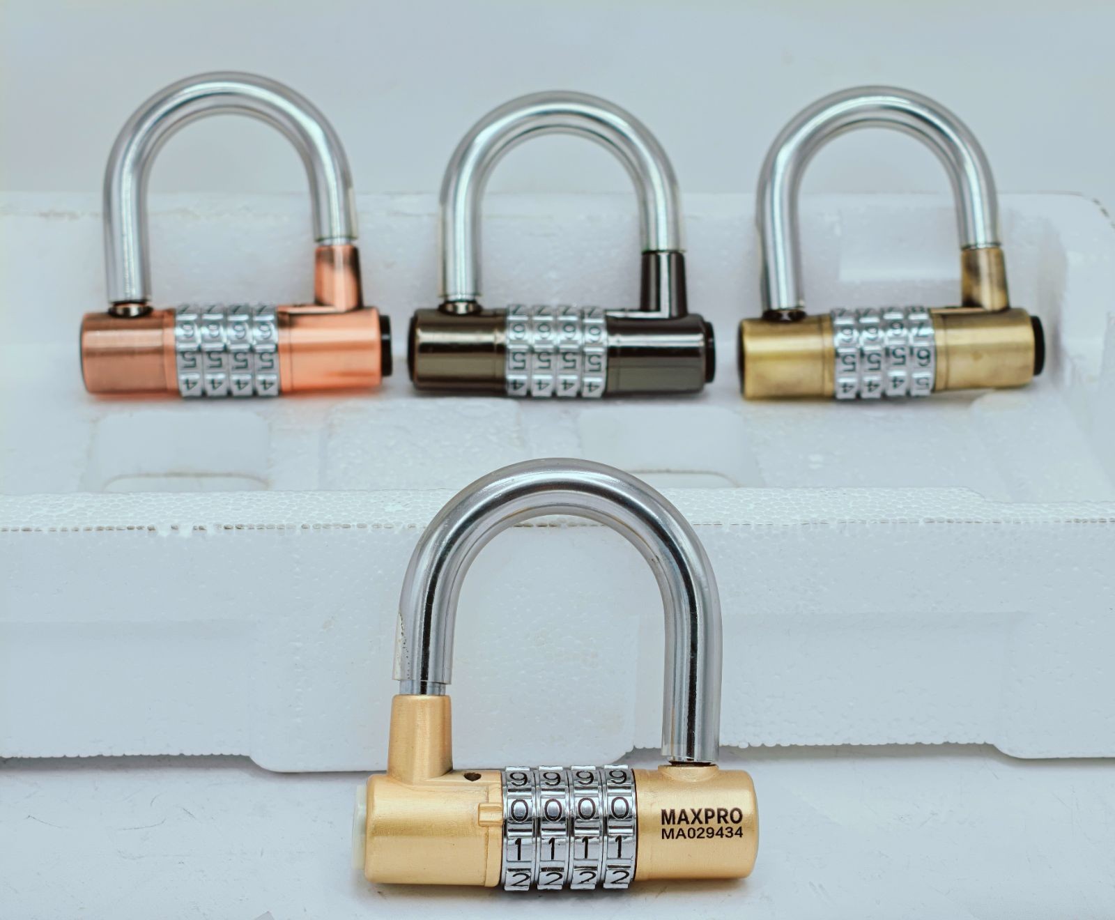 COTV全球直播-浦江广域锁业有限公司十八年来专业生产:各种不锈钢锁、伸缩锁、各种智能挂锁等安全锁具产品; 公司拥有自己研发团队,时常有新品上市,价格合理,欢迎大家光临! COTV全球直播-浦江广域锁业有限公司十八年来专业生产:各种不锈钢锁、伸缩锁、各种智能挂锁等安全锁具产品; 公司拥有自己研发团队,时常有新品上市,价格合理,欢迎大家光临!