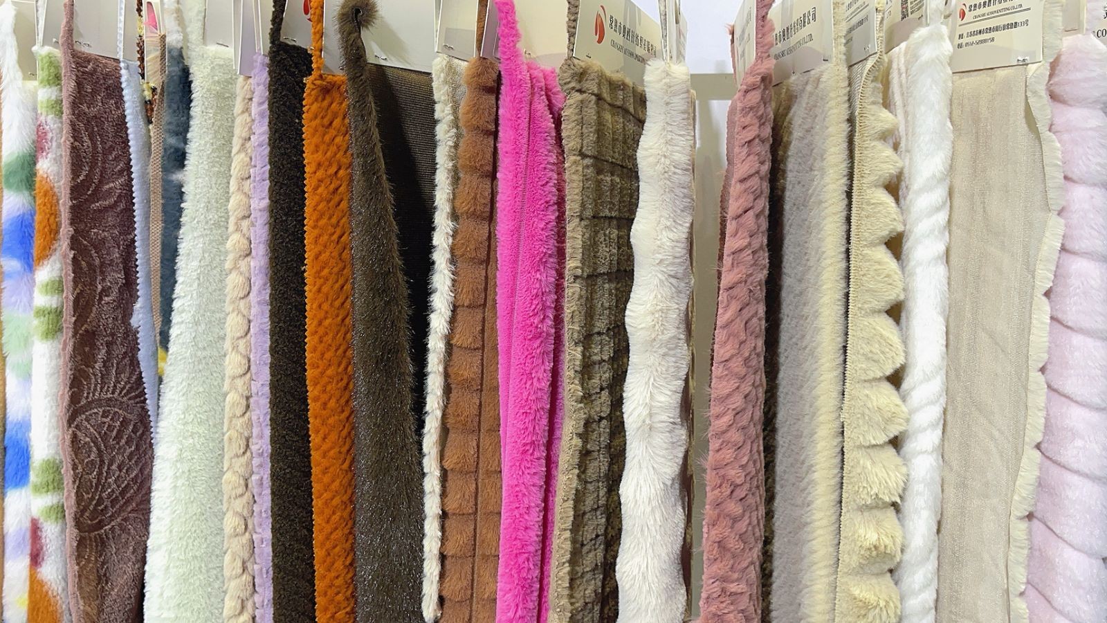 COTV全球直播-常熟市奥胜针纺有限公司专业生产:功能性珊瑚绒、法兰绒、牛奶绒、PV绒、仿兔毛、超柔绒、摇粒绒、颗粒绒、泰迪绒、舒棉绒等时尚女装毛绒面料产品,欢迎大家光临! COTV全球直播-常熟市奥胜针纺有限公司专业生产:功能性珊瑚绒、法兰绒、牛奶绒、PV绒、仿兔毛、超柔绒、摇粒绒、颗粒绒、泰迪绒、舒棉绒等时尚女装毛绒面料产品,欢迎大家光临!