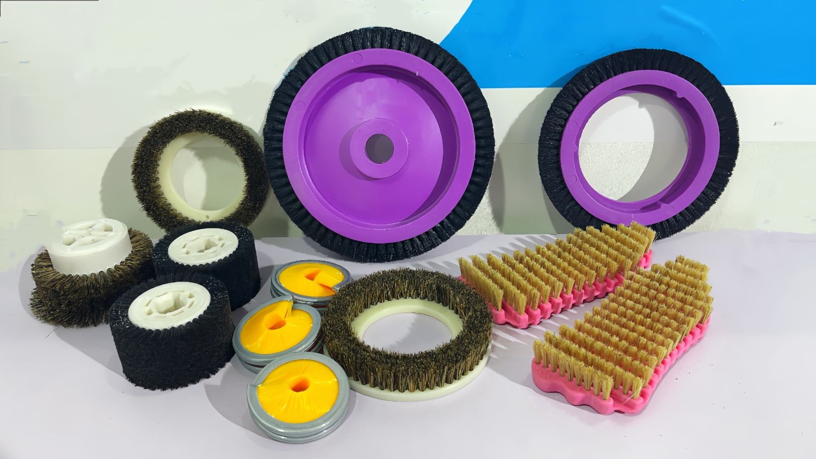 COTV全球直播-安徽省潜山县天柱刷业有限公司专业生产各种异形规格毛刷、机械毛刷、条形刷、圆盘刷、环卫扫路刷、扫雪刷及大型预处理线刷辊、上胶机胶辊等产品,欢迎大家光临! COTV全球直播-安徽省潜山县天柱刷业有限公司专业生产各种异形规格毛刷、机械毛刷、条形刷、圆盘刷、环卫扫路刷、扫雪刷及大型预处理线刷辊、上胶机胶辊等产品,欢迎大家光临!