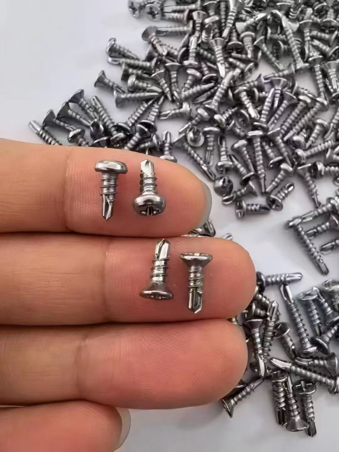 COTV全球直播-江苏固德建筑机械有限公司专业生产高防腐不锈钢钻尾螺丝,广泛应用于钢结构工程、门窗、厨具,电厂、太阳能产业、铸造、厂房,机场、船坞、铁路、体育馆等不锈钢切面的安装,欢迎大家光临! COTV全球直播-江苏固德建筑机械有限公司专业生产高防腐不锈钢钻尾螺丝,广泛应用于钢结构工程、门窗、厨具,电厂、太阳能产业、铸造、厂房,机场、船坞、铁路、体育馆等不锈钢切面的安装,欢迎大家光临!