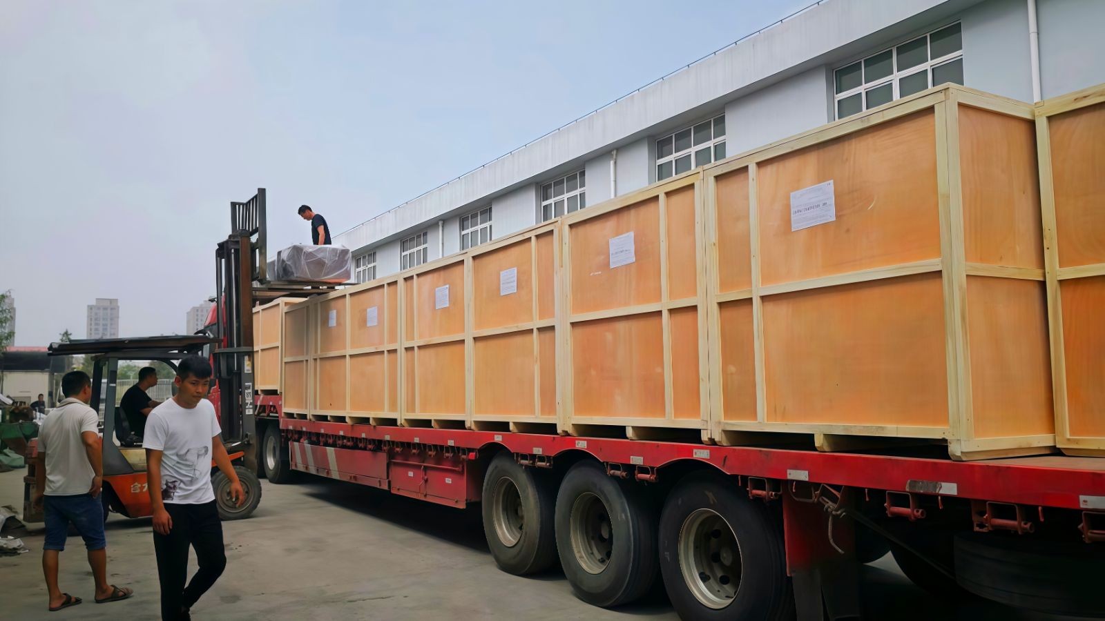 COTV全球直播-温州诚本机械有限公司、温州瑞乐轻工机械有限公司专业生产：自动上胶后帮机、新型围条压合机、自动后踵结帮机、多功能自动成型机、智能压合机、橡胶/塑料开放式炼胶机等设备，欢迎大家光临！